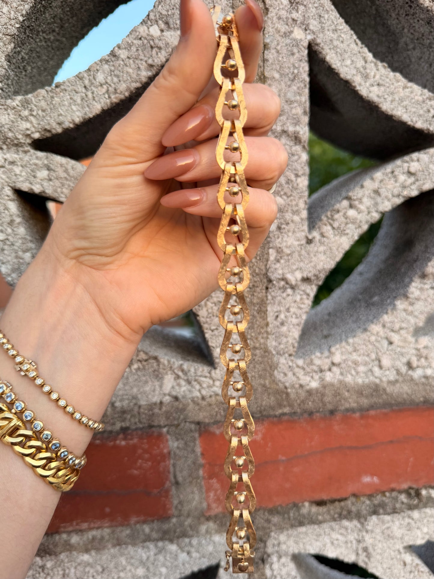 Vintage yellow 14K textured open link bracelet with ball detail, 8 inch sizable