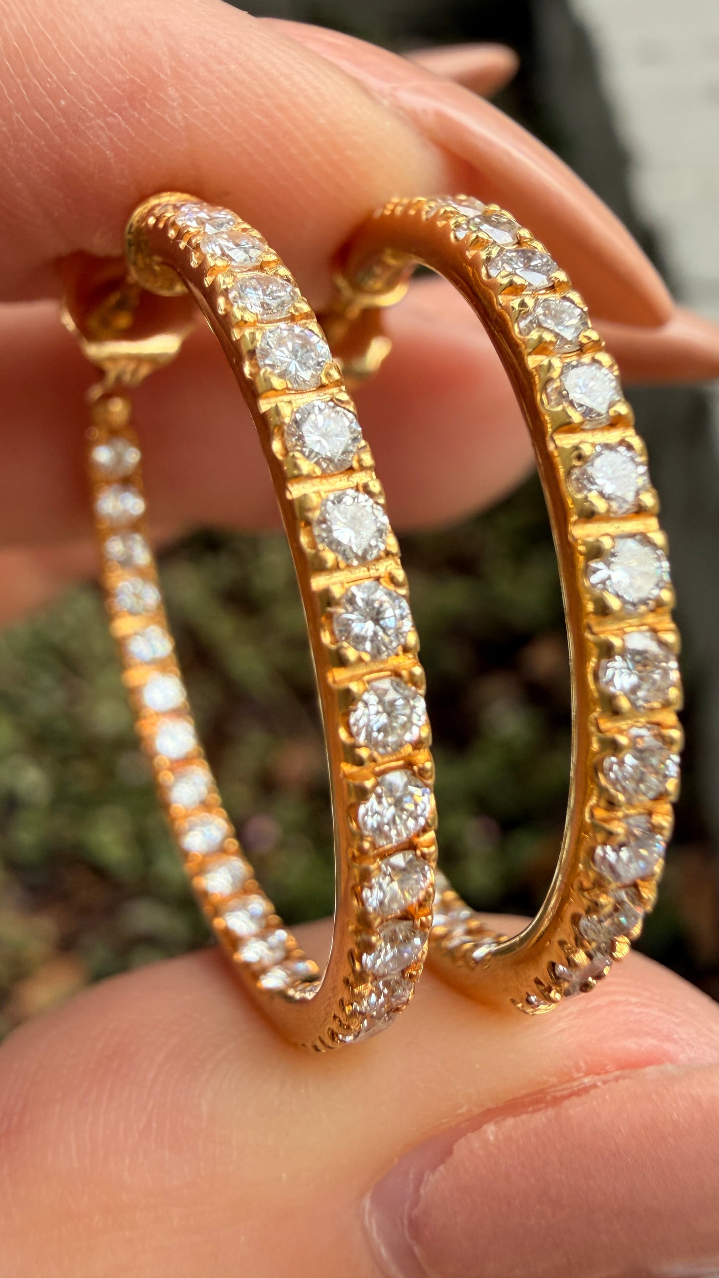 Vintage yellow 18K approx 1.9ctw diamond inside out hoop earrings