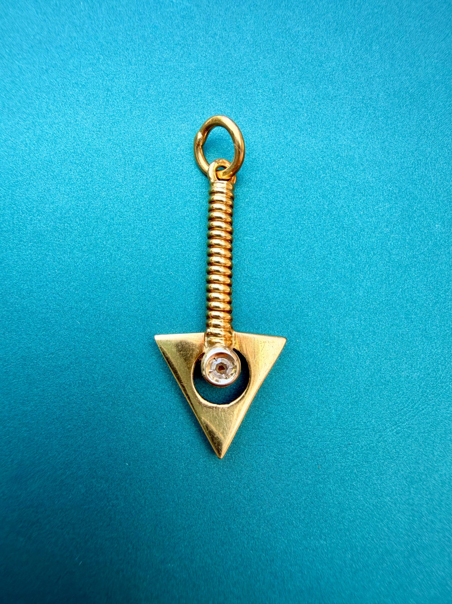 Vintage 18K gold and old cut diamond arrow pendant