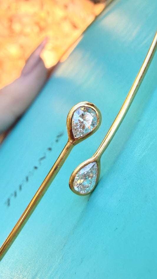 Vintage yellow 18K Tiffany and Co Elsa Peretti wire collar necklace with pear cut bezel set diamonds