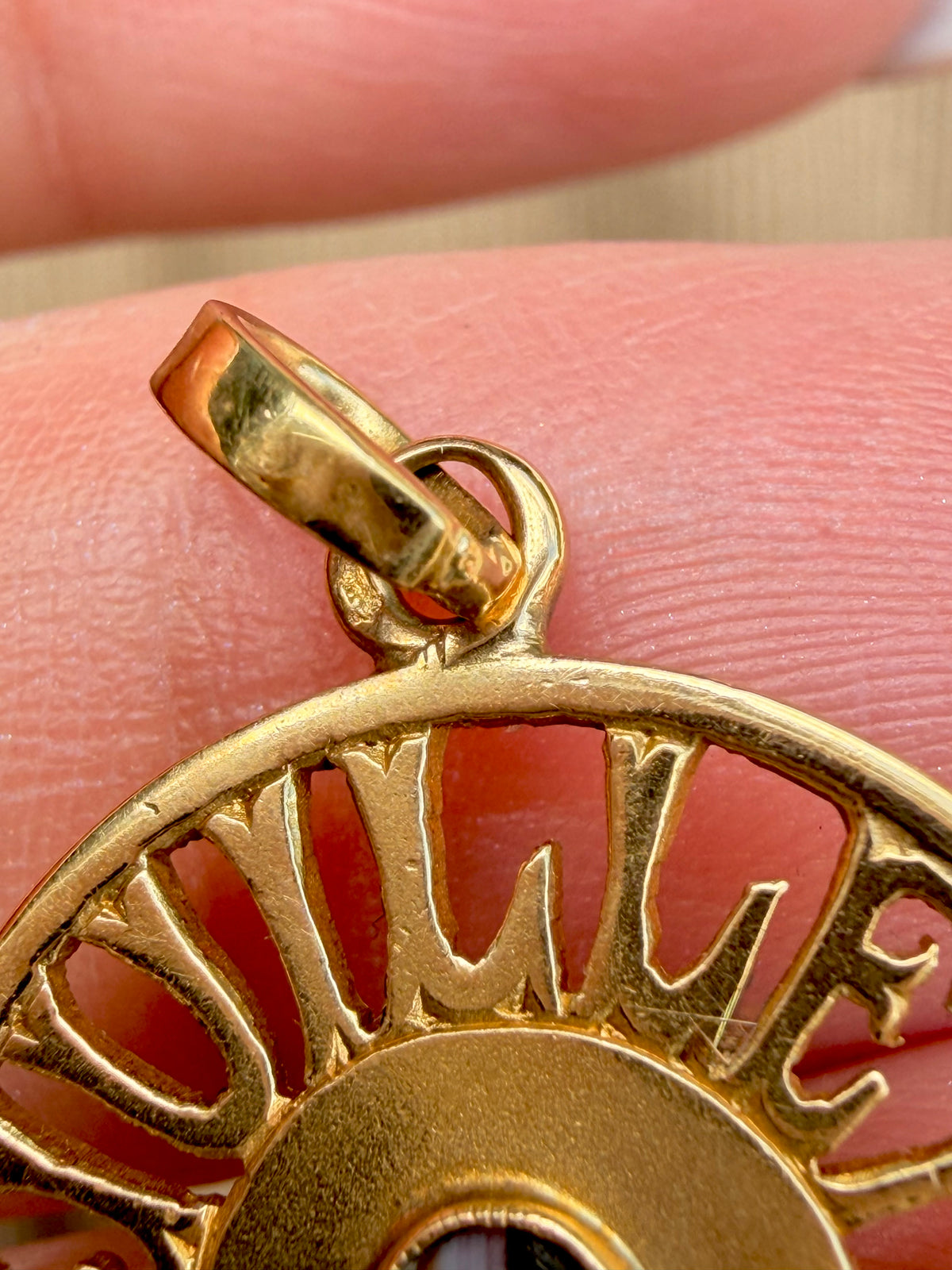 Antique yellow 18K circa 1900-1910 French agate Juillet 'July' birth month pendant