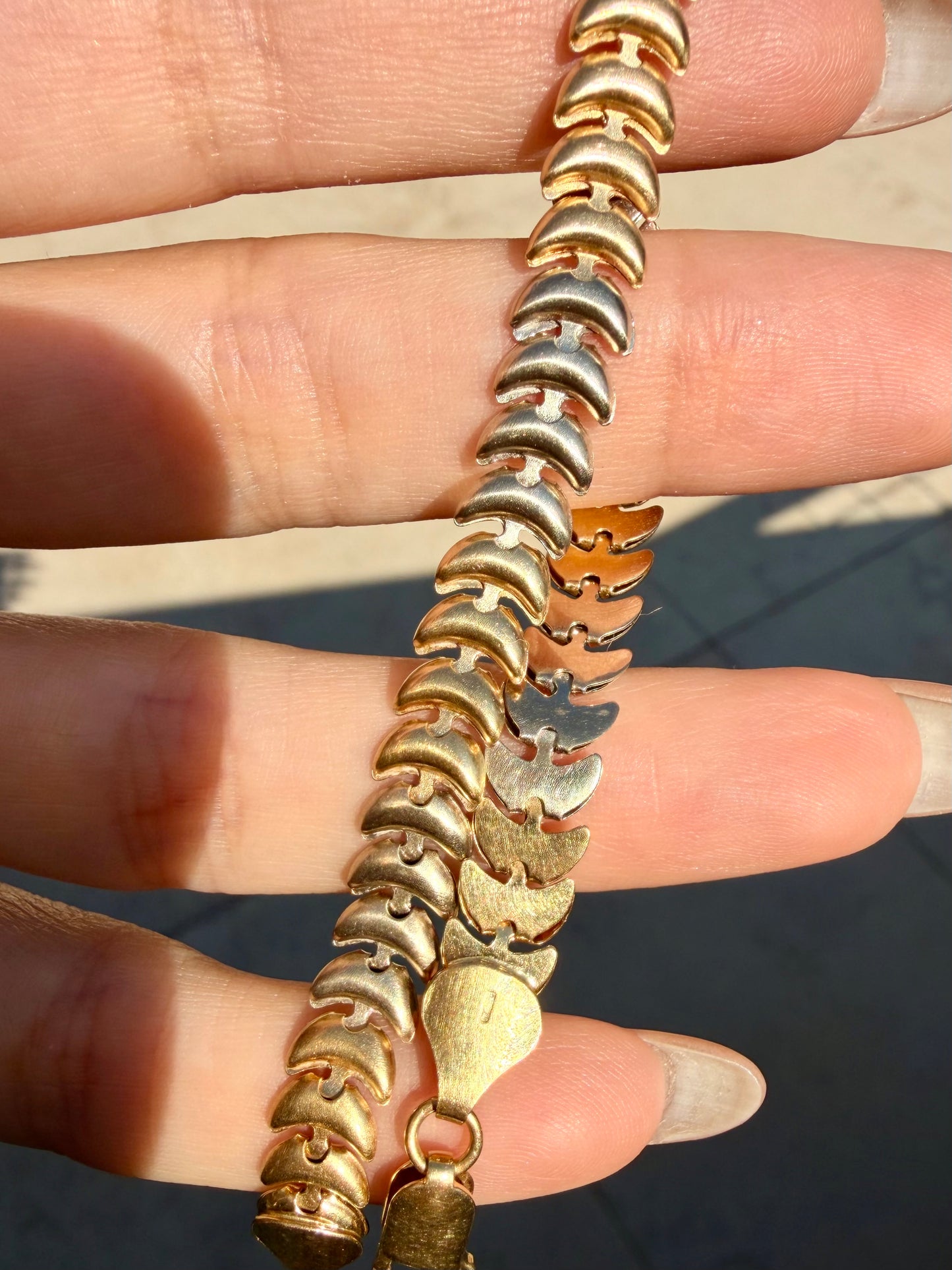 Vintage two tone 18K crescent moon or fish scale link bracelet, 7.75 inch sizable