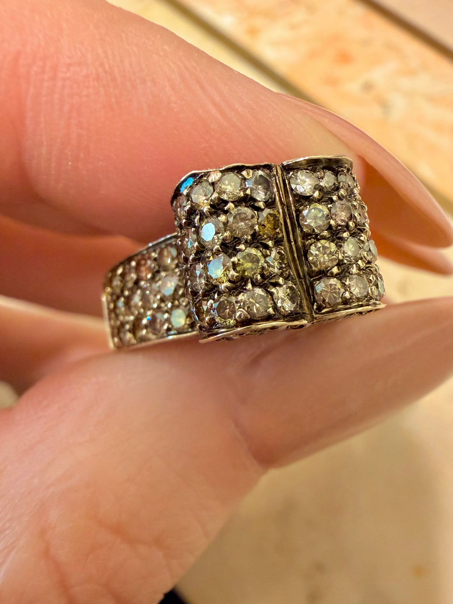 Vintage 18K gold approx 1.6ctw warm diamond heart profile ring, size 5.5