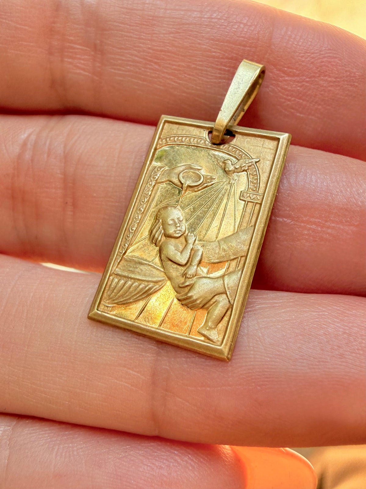 Vintage yellow 18K Unoaerre Baptism medal tag pendant