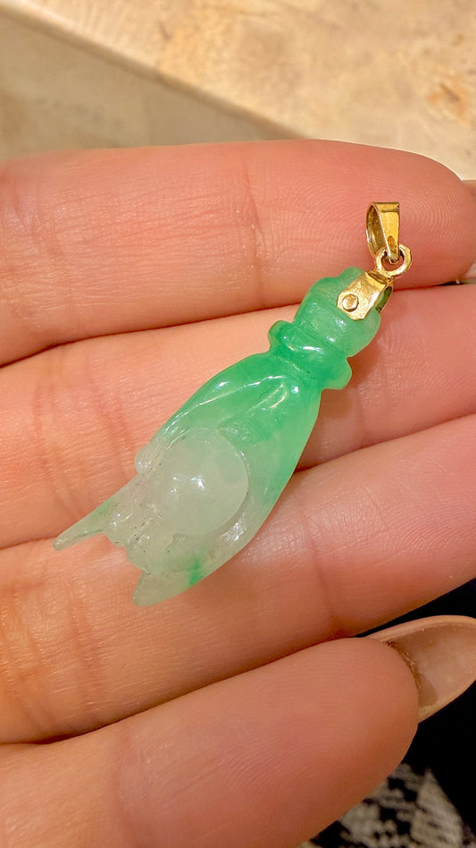 Vintage yellow 14K capped Jade hand holding fruit charm