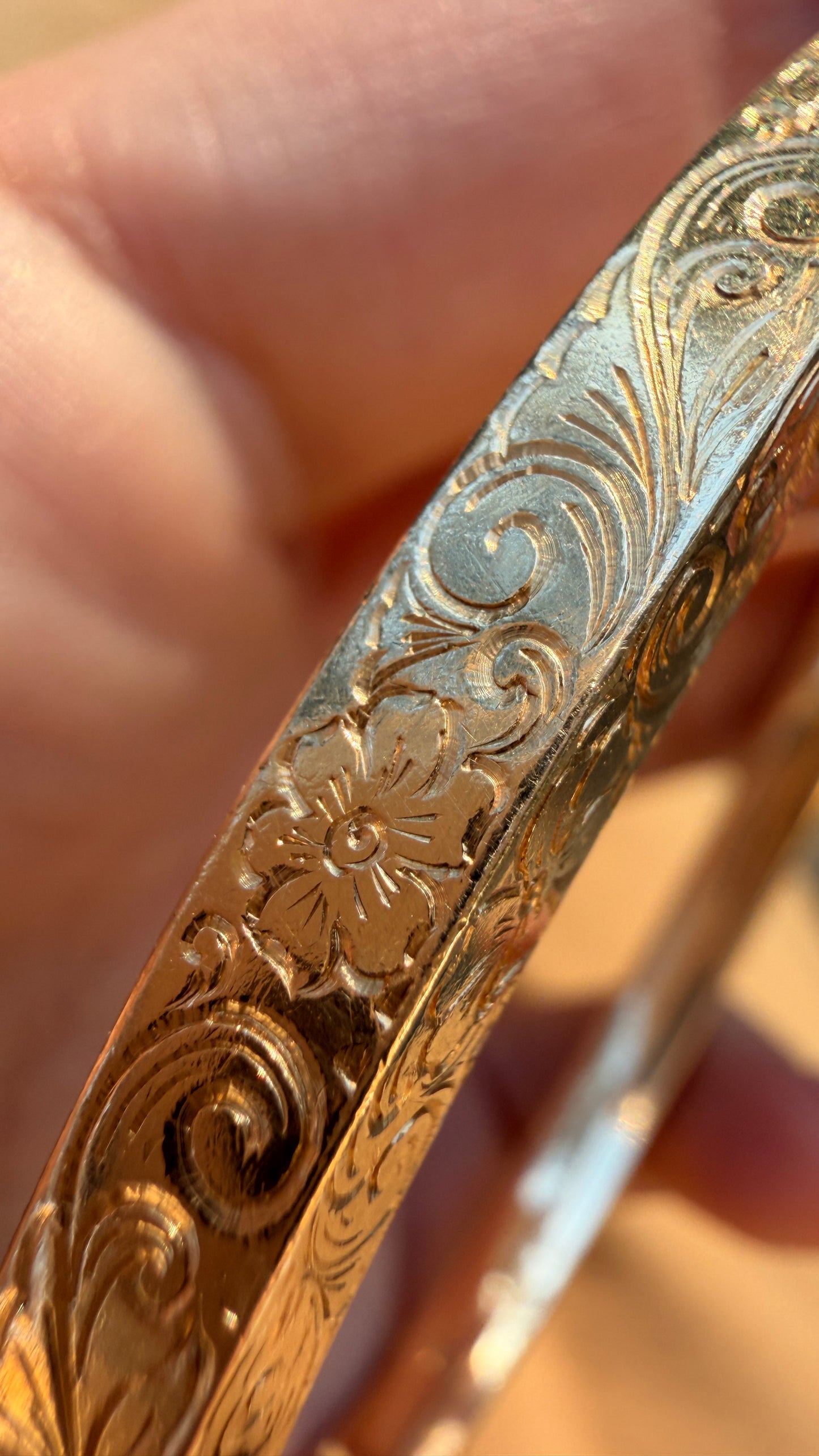 Vintage yellow 14K hand engraved oval hinge bangle, 6.75-7 inch interior