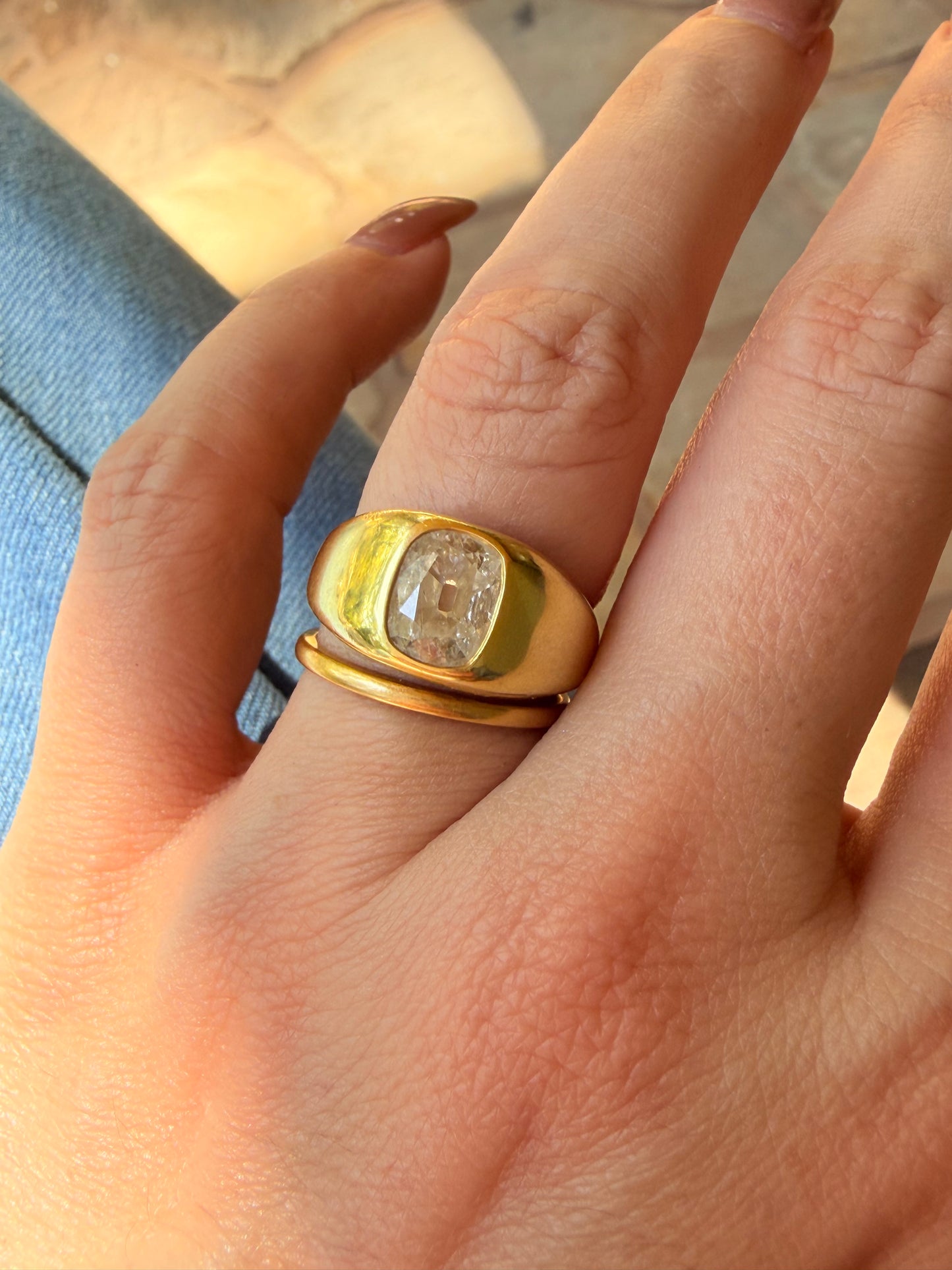 Vintage yellow 18K gold flat simple band, size 6
