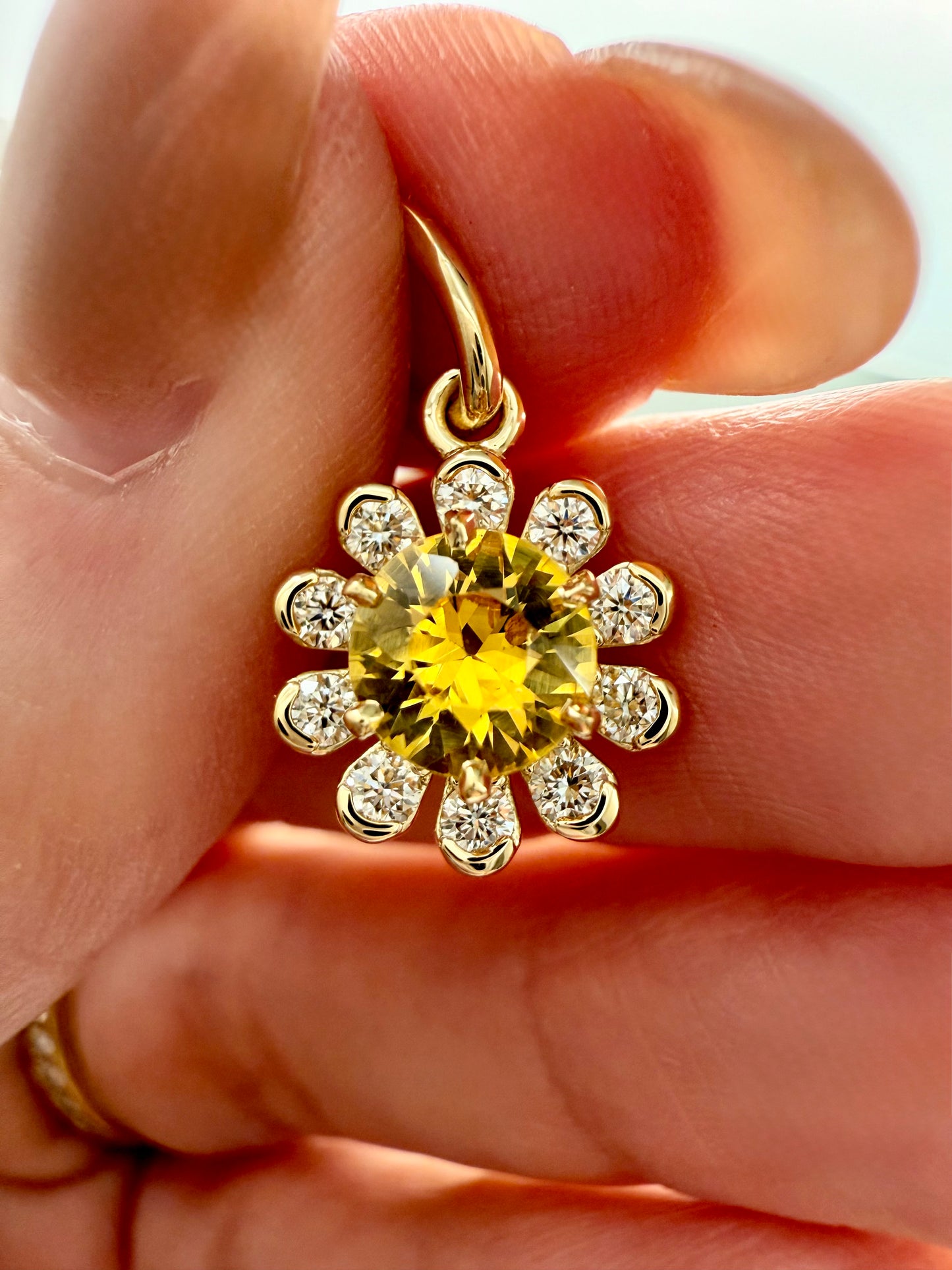 3GOG Natural Yellow Sapphire and Diamond Garden Party Flower Pendant 18K