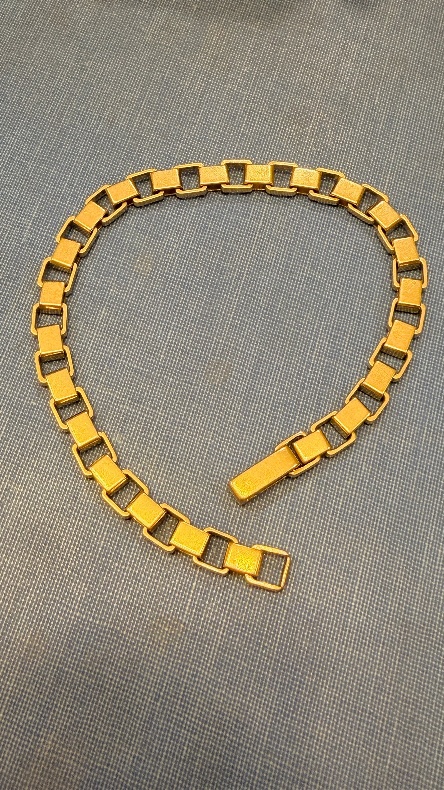 Vintage yellow 18K box link bracelet, 7.25 inch