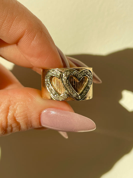 Vintage rosy yellow 14K gold approx .28 ctw diamond double heart ribbed cigar band, size 6.25