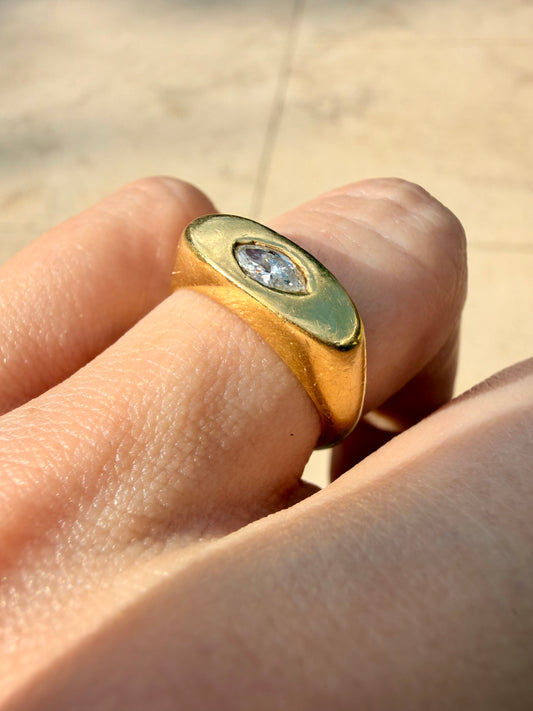 Vintage yellow 18K gold and .2 ctw marquise diamond flush set ring, size 6.75