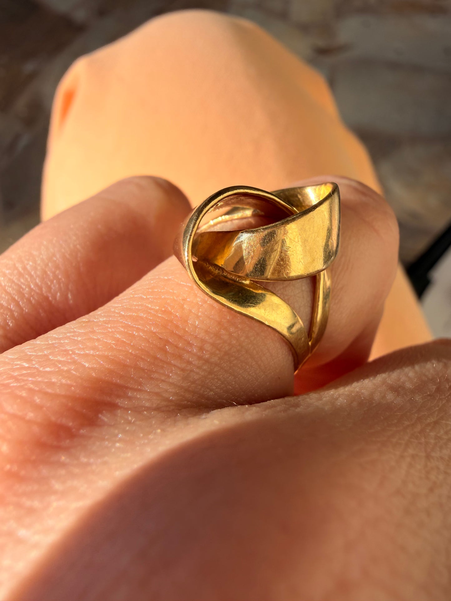 Vintage yellow 14K gold knot ring, size 6