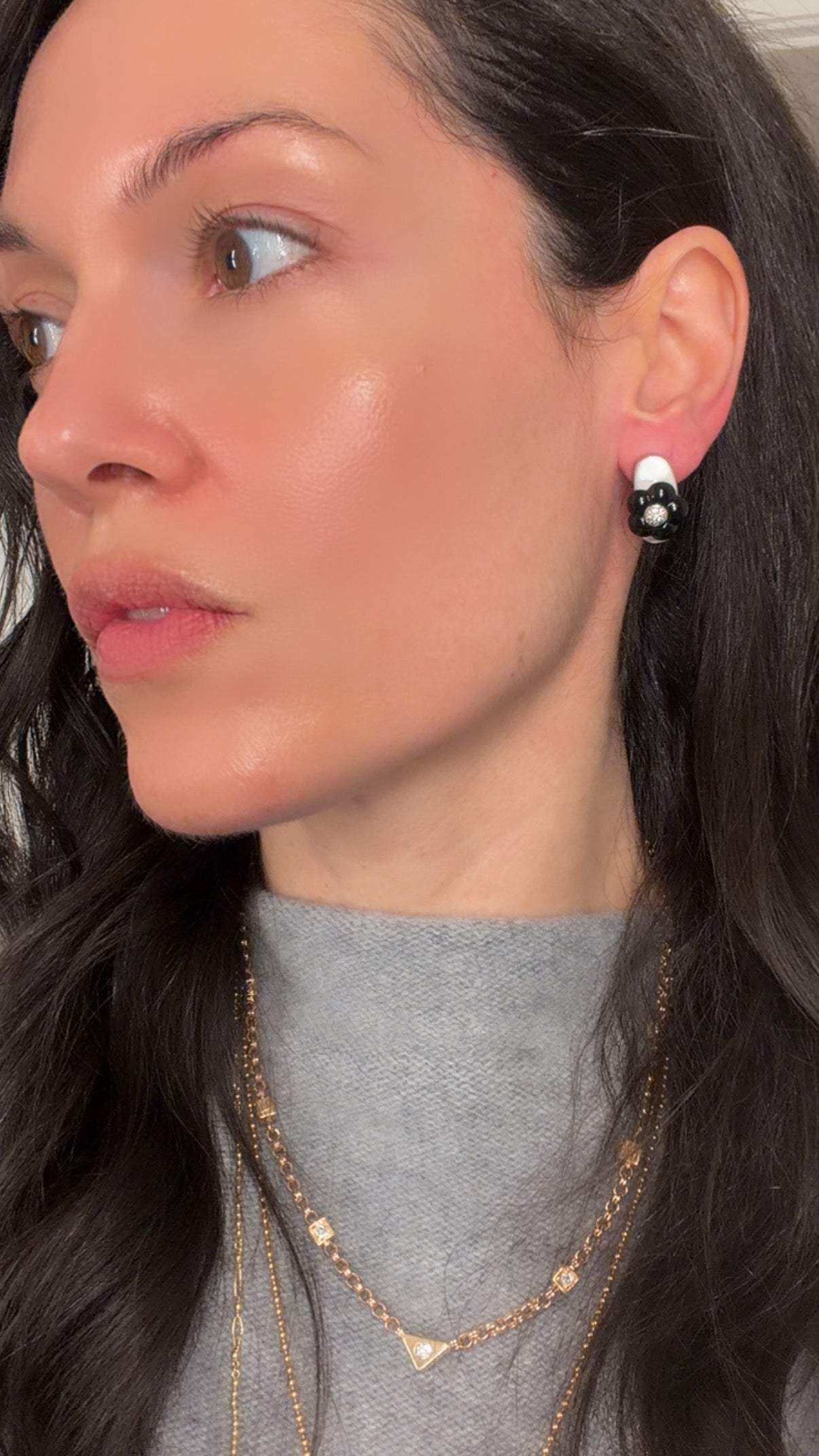 Vintage white 18K mother of pearl, diamond and onyx earrings