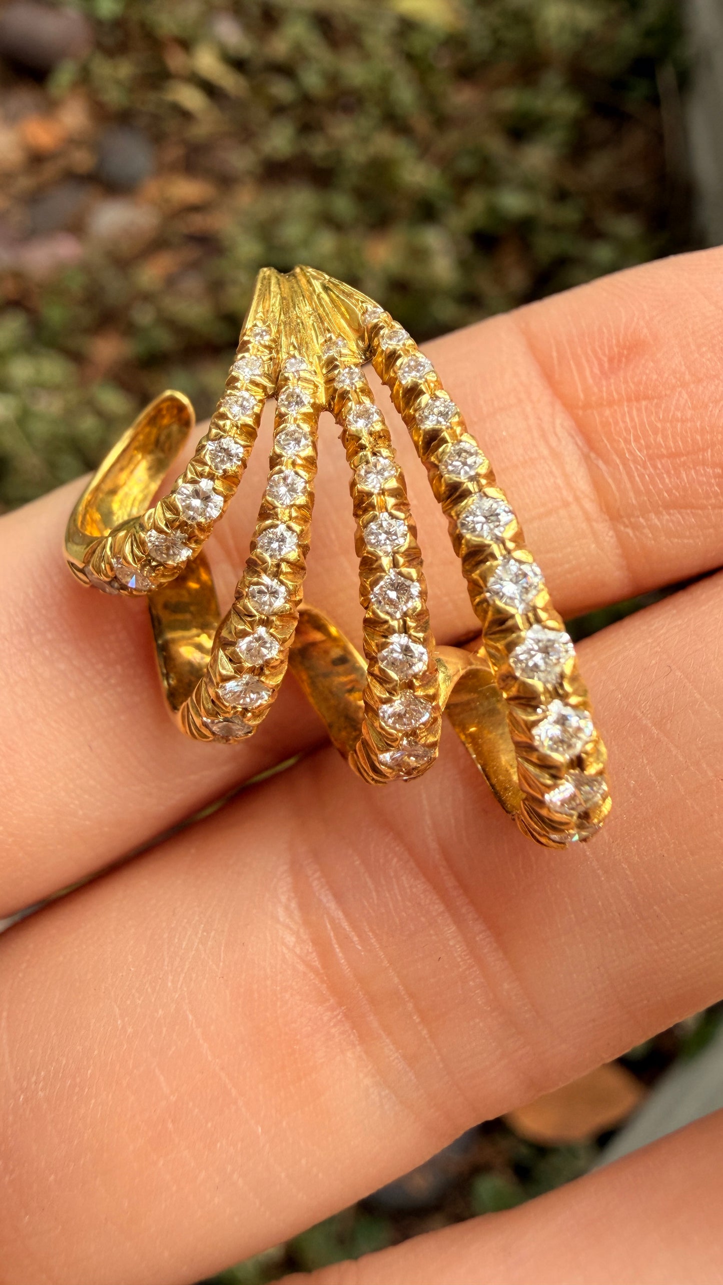 Vintage yellow 18K approx 2.5ctw Henry Dunay designer diamond wave earrings