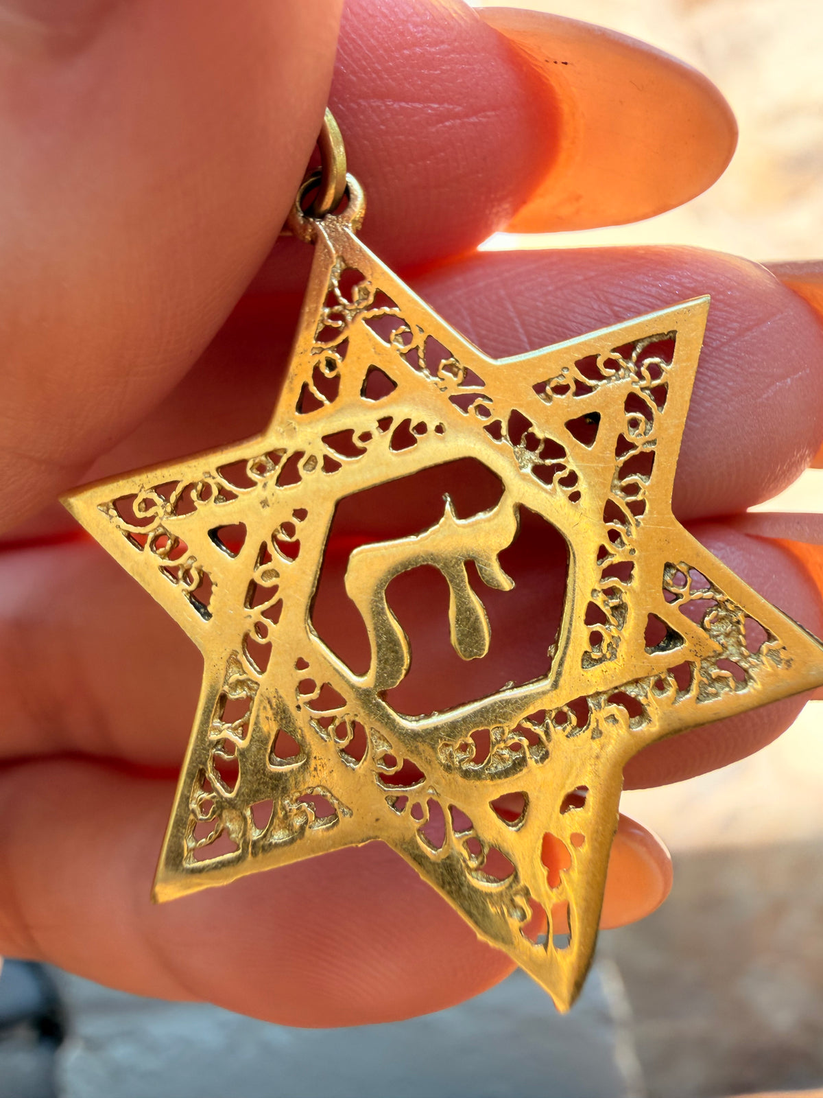 Vintage yellow 14K gold filigree detail Star of David pendant