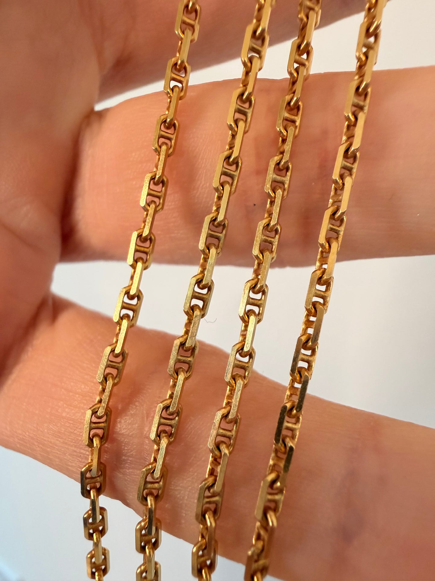Vintage yellow 14K Mariner chain, 18.25 inch