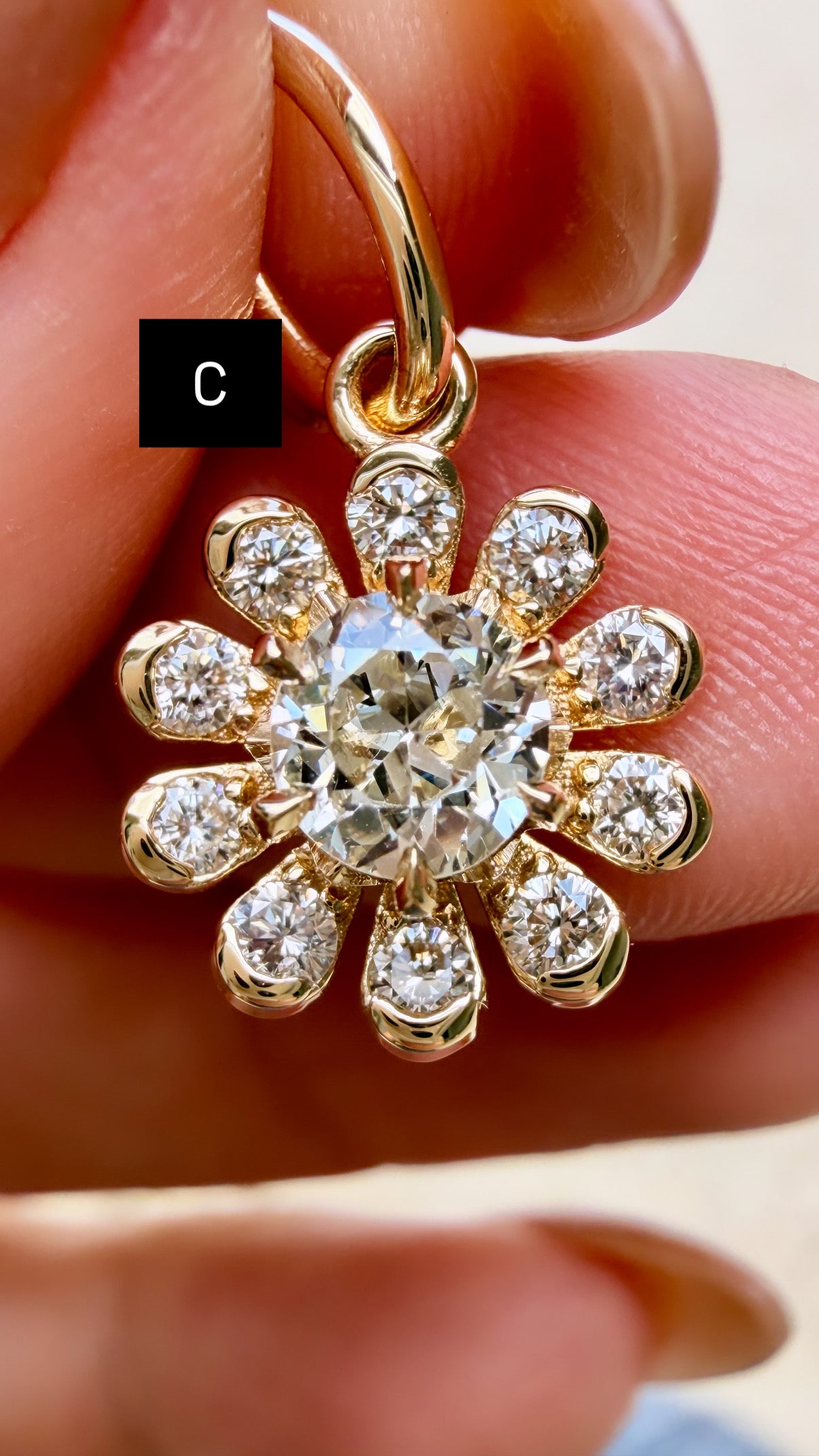 3GOG Natural Antique Diamond Garden Party Flower Pendant 18K - Release 3
