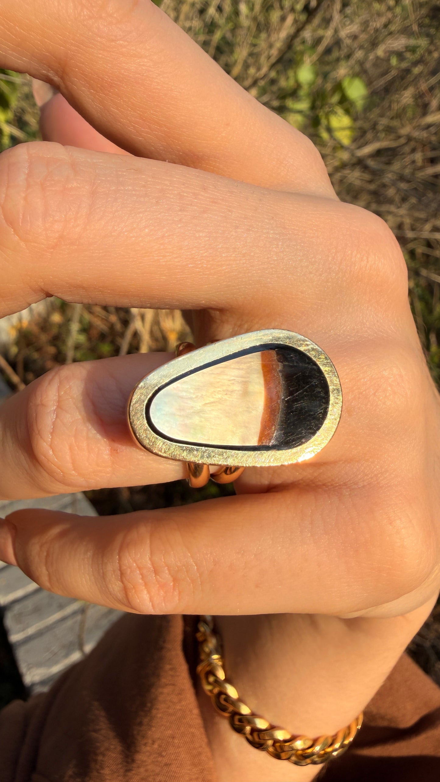 Vintage yellow 14K inlaid shell with mother of pearl and onyx statement ring artist signed, size 6.5