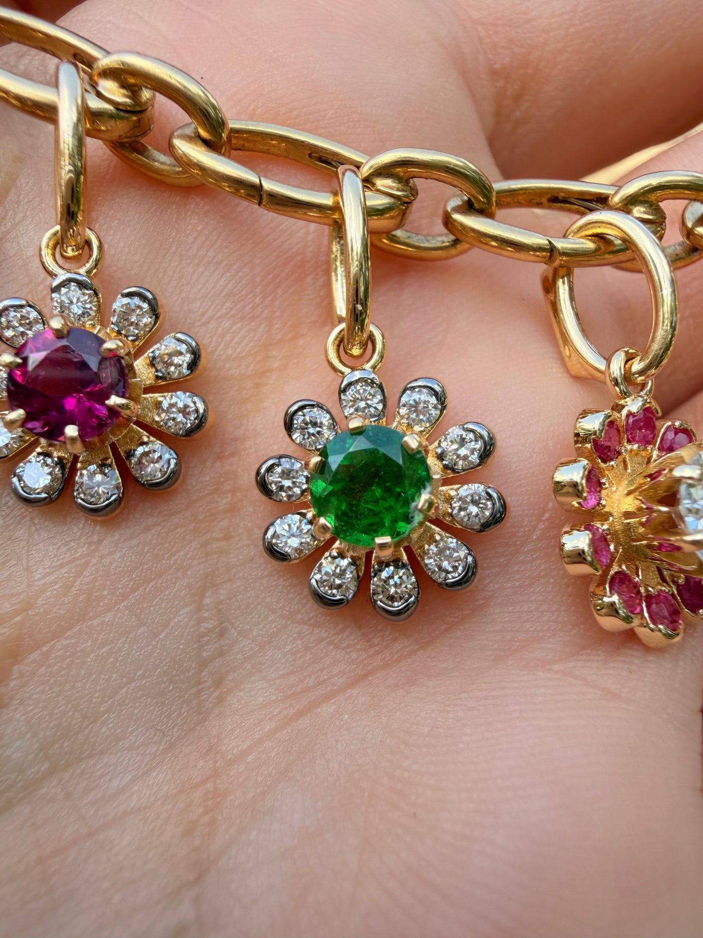 3GOG Natural Tsavorite Garnet and Diamond Garden Party Flower Pendant 18K