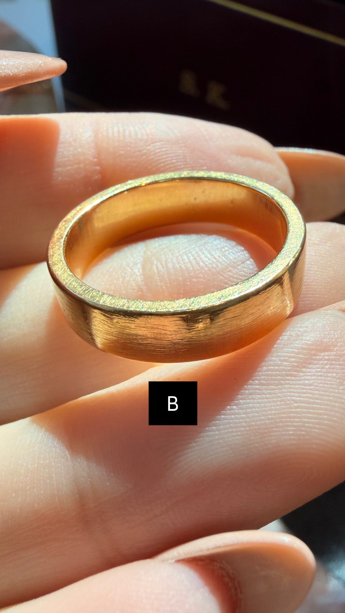 Vintage yellow 18K bands (assorted)