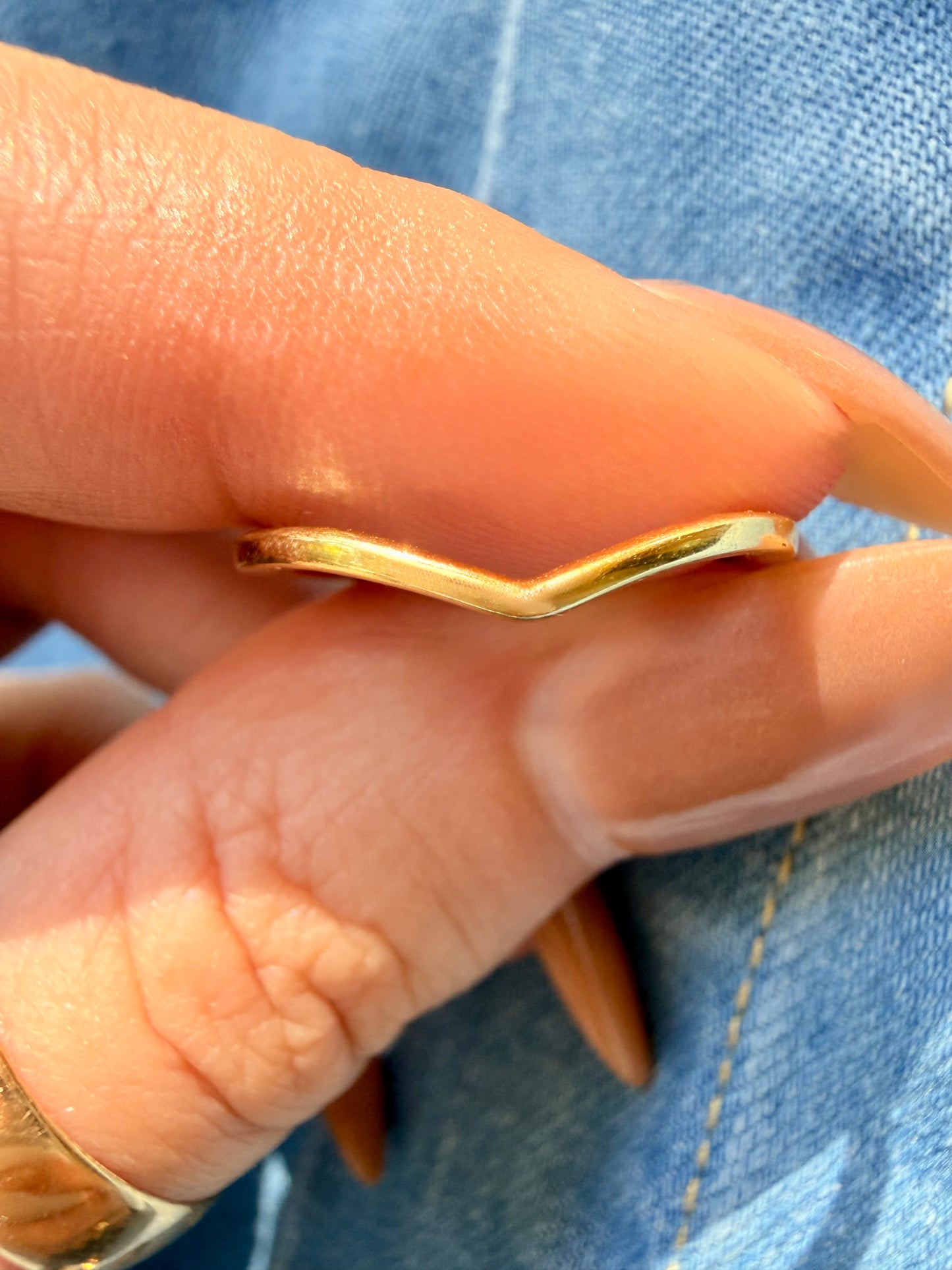 Vintage yellow 18K chevron band, size 6.5