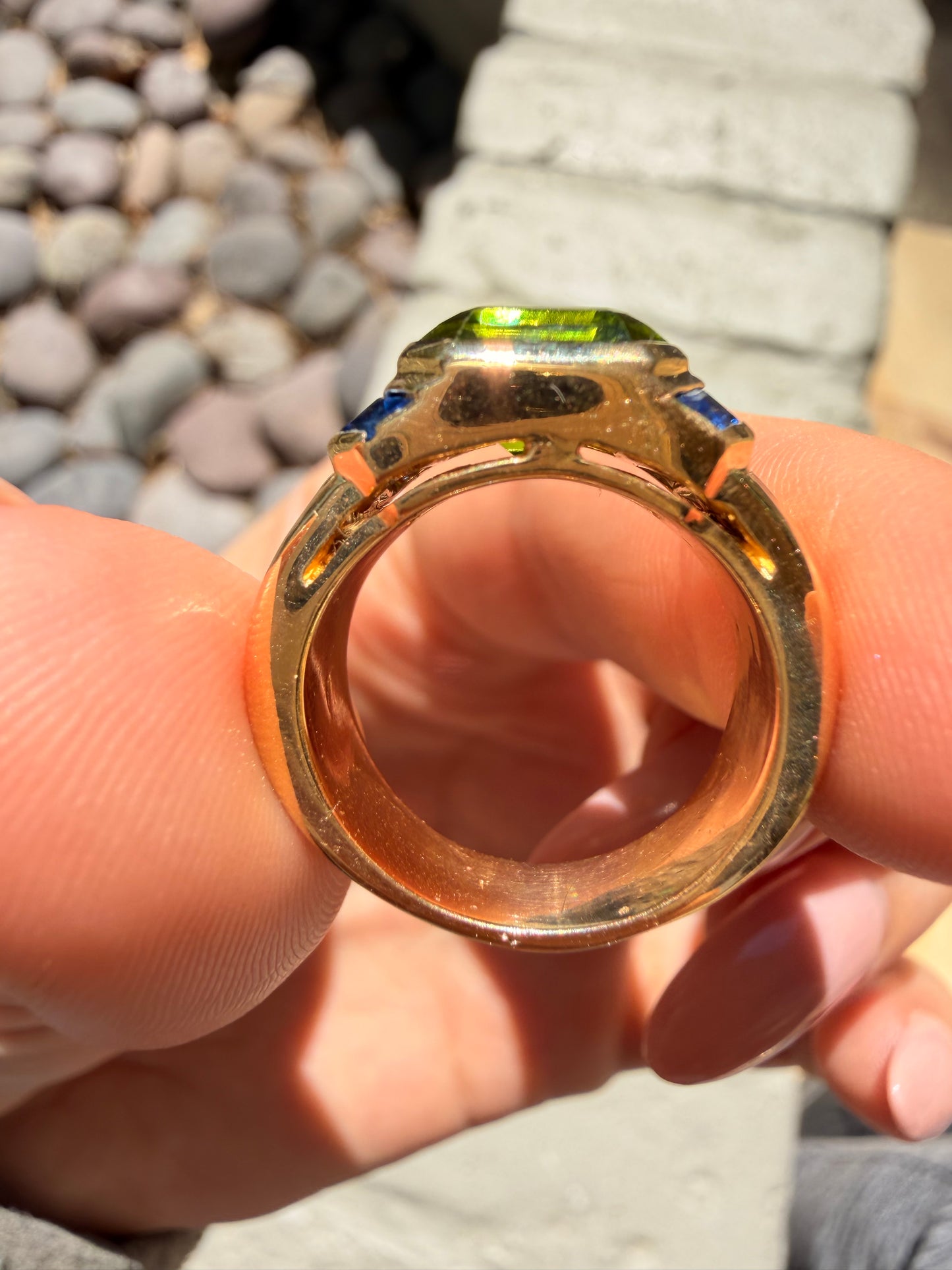 Vintage Bvlgari yellow 18K peridot and blue sapphire ring, size 6