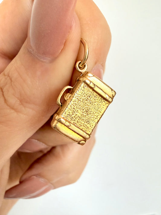 Vintage yellow 14k gold opening suitcase charm