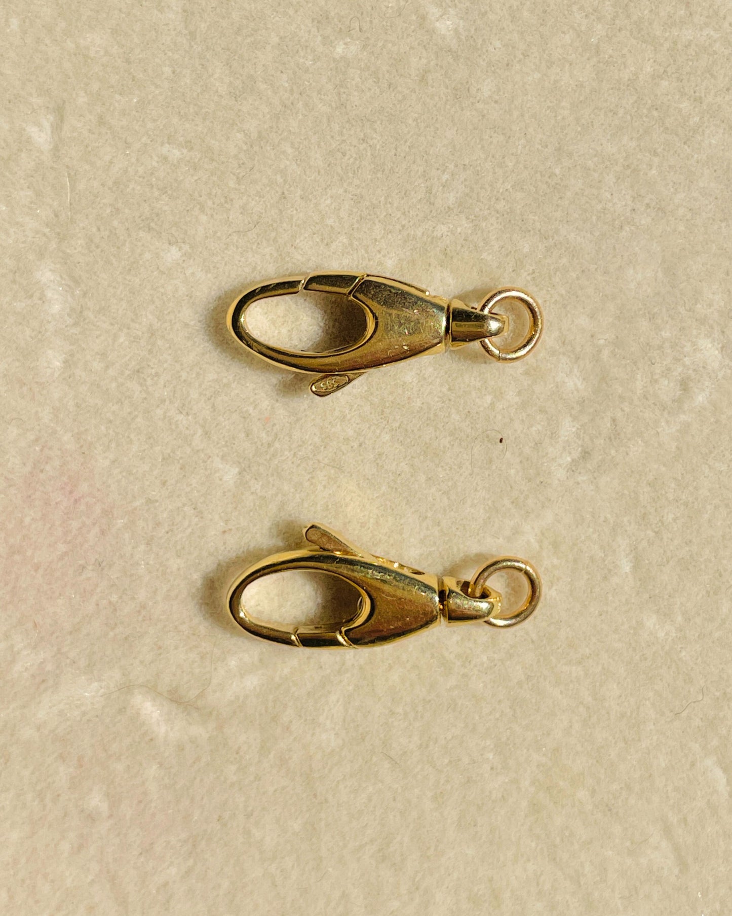 Yellow 14K swiveling lobster clasp charm holder, .75 inch