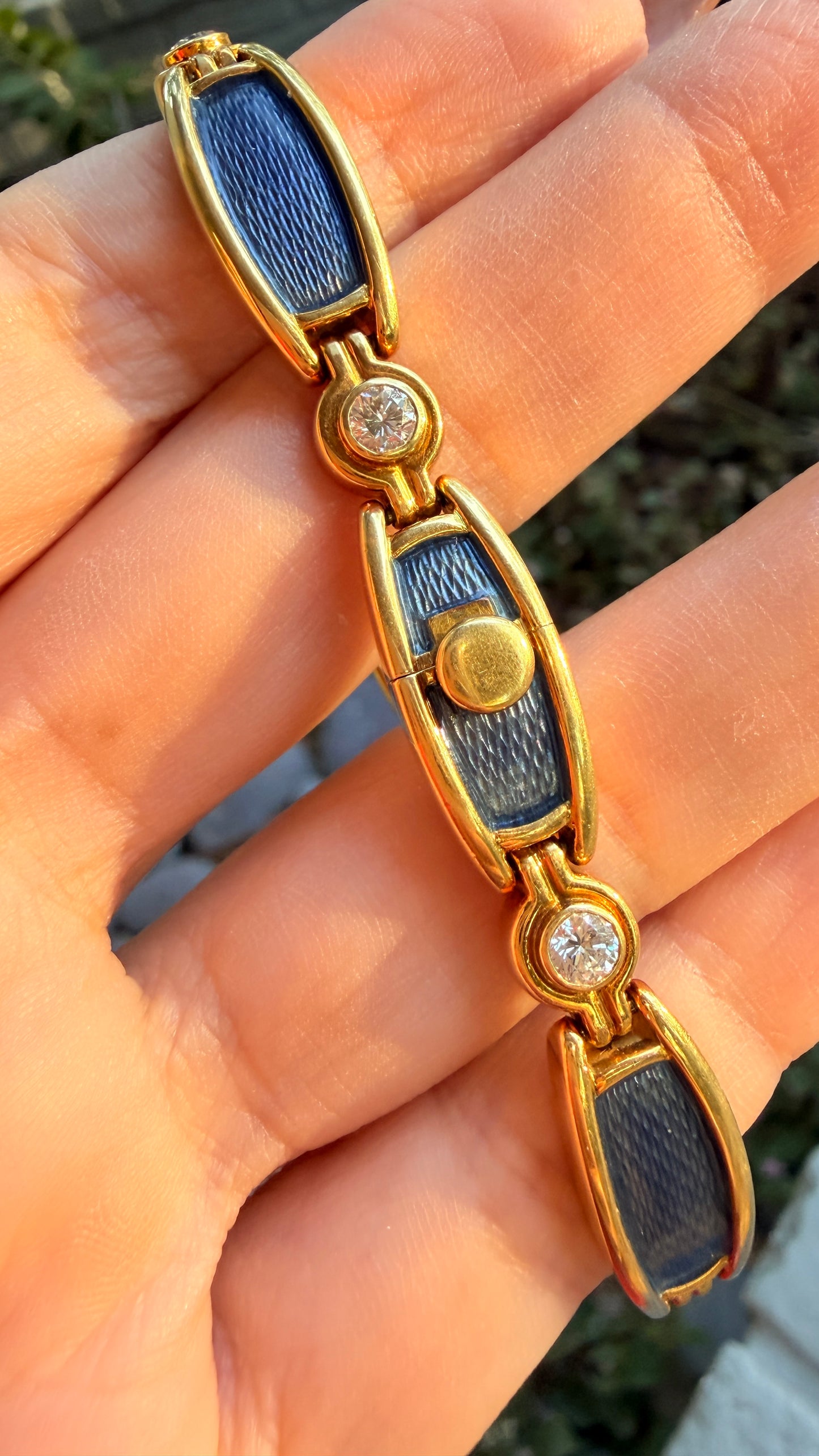 Vintage yellow 18K approx 1.5 ctw diamond and blue enamel link bracelet, 6.75 inch
