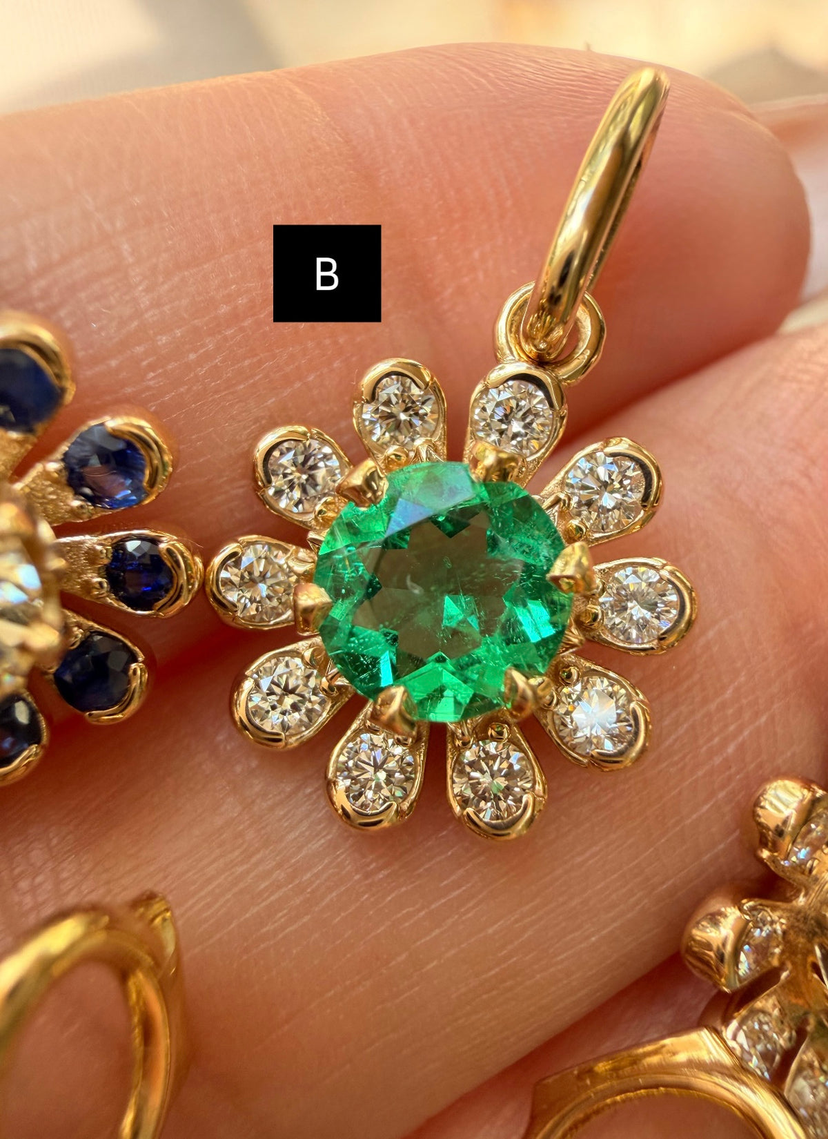 3GOG Natural Colombian Emerald and Diamond Garden Party Flower Pendant 18K - Oct 2026 drop