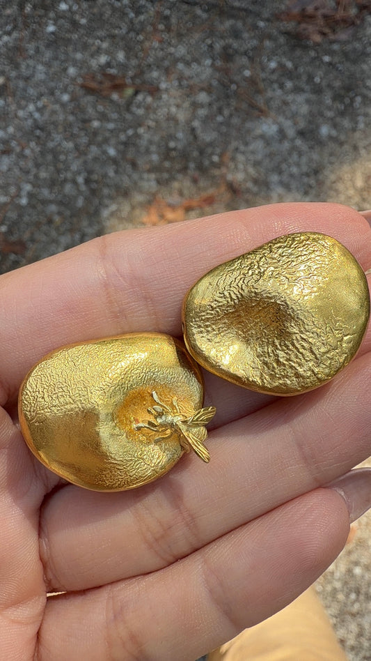 Vintage yellow 18K honey blob with fly omega back earrings