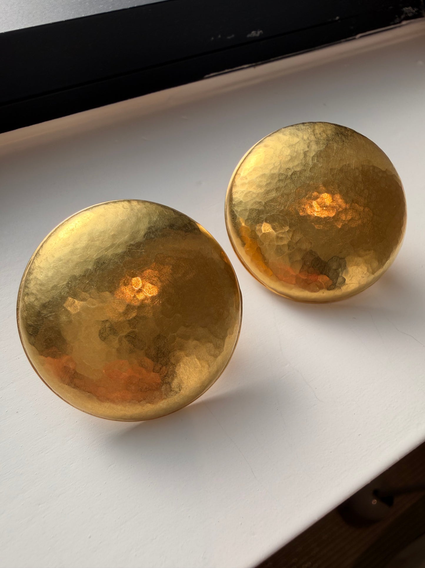 Vintage yellow 18K hammered disc statement earrings