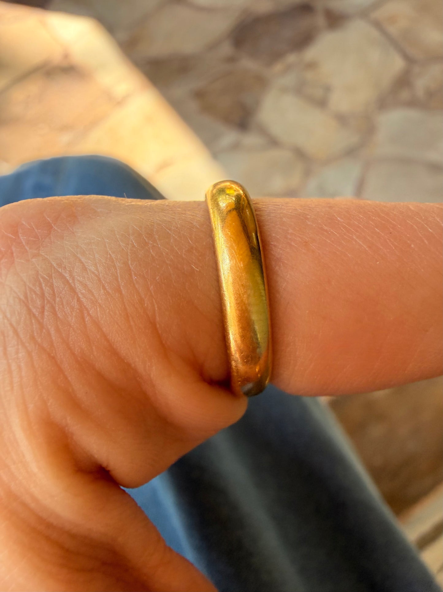 Antique yellow 18K round band, size 7-7.25