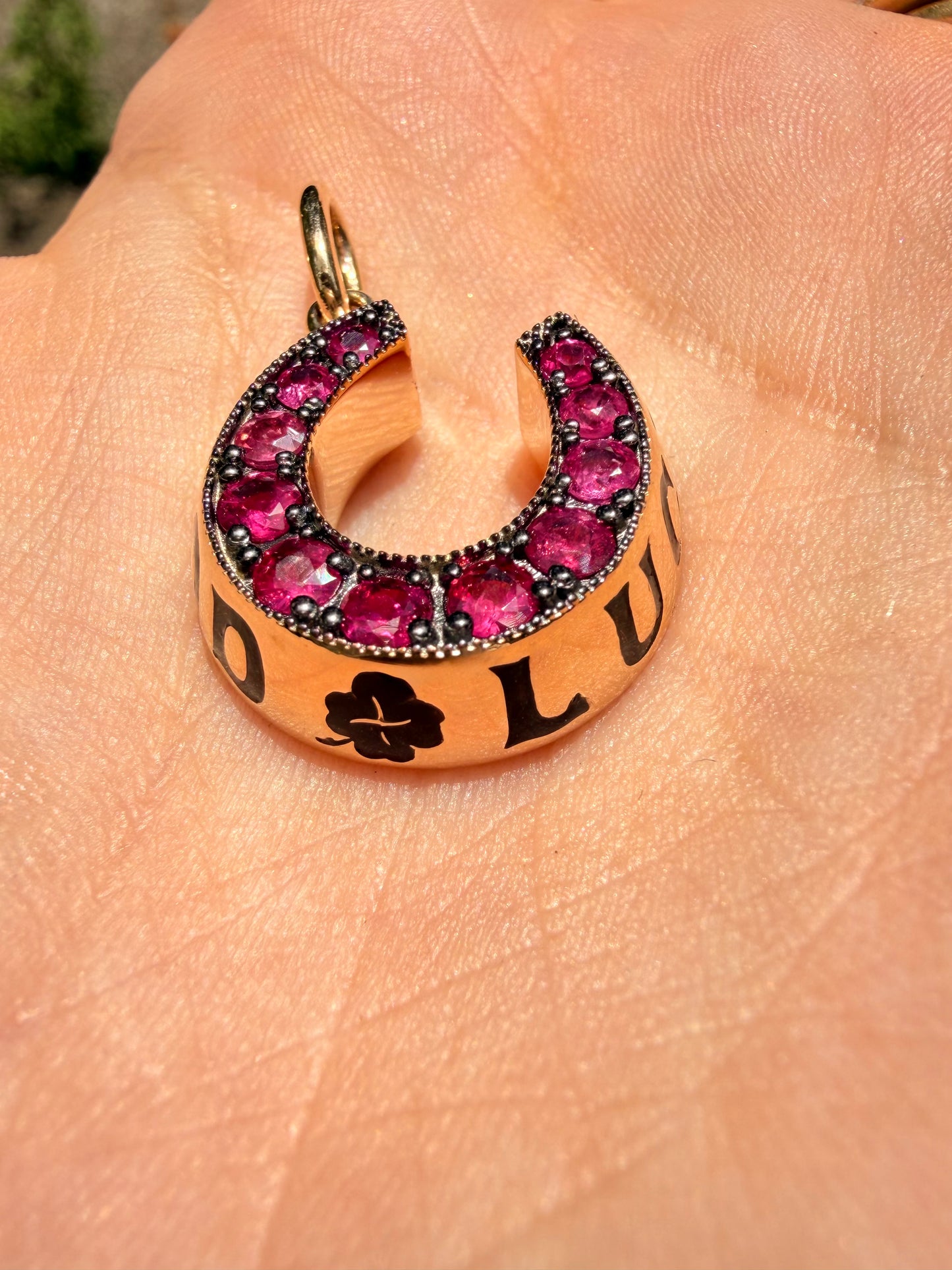 3GOG Original Good Luck Horseshoe Milgrain Pendant