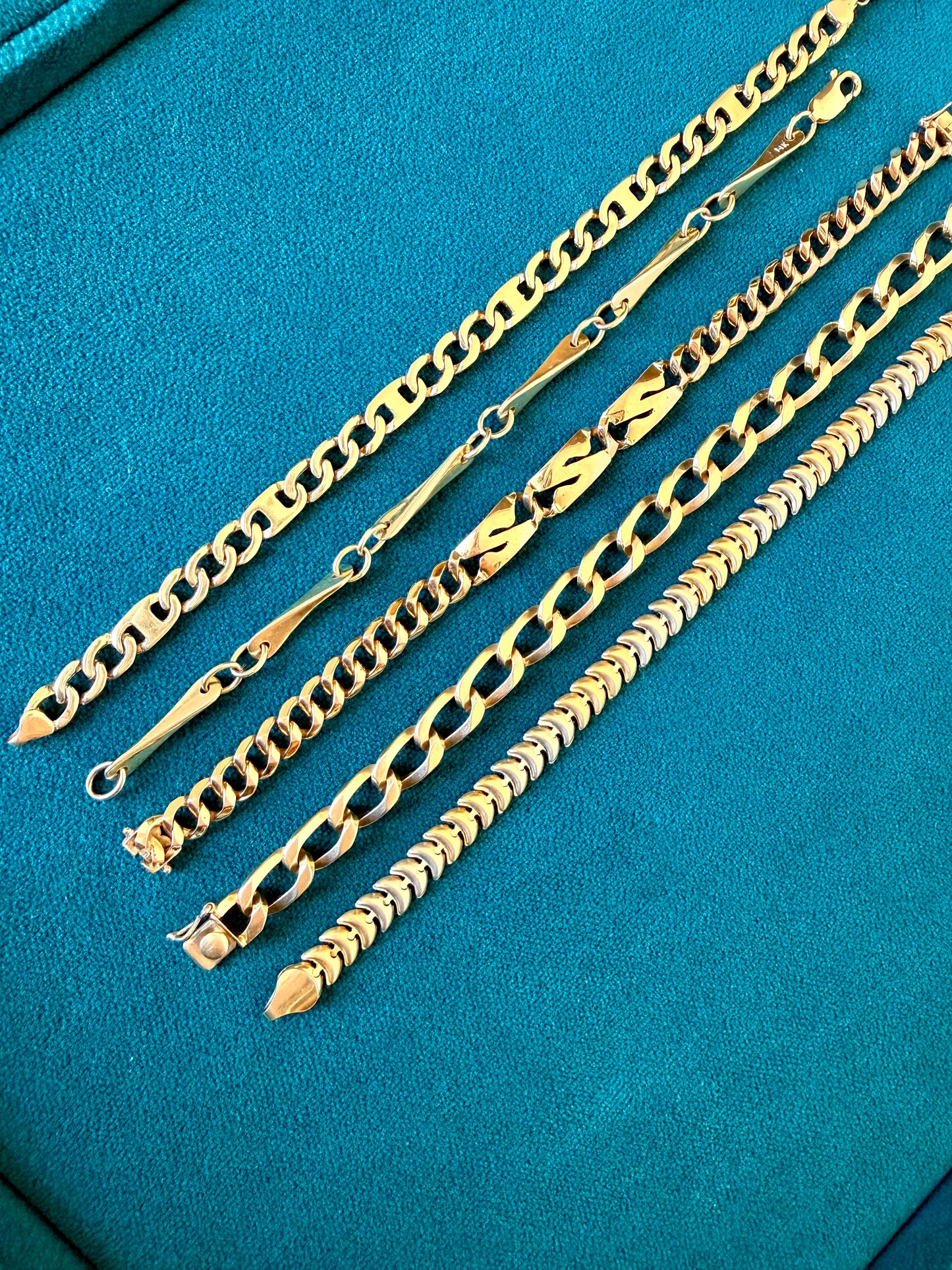 Vintage yellow 14K oval curb link bracelet, 8 inch sizable