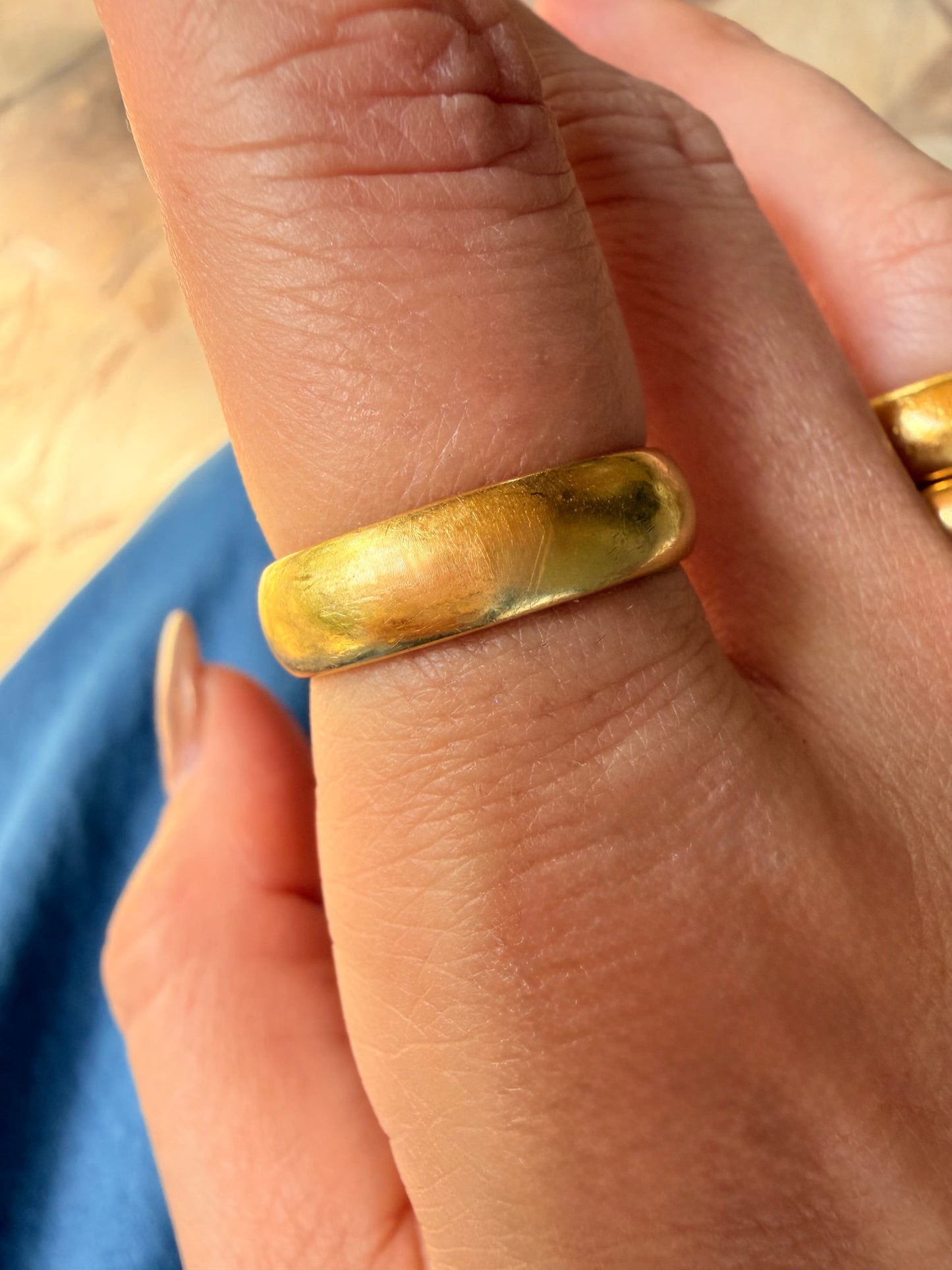 Vintage yellow 18K Tiffany and Co round band, size 8.25
