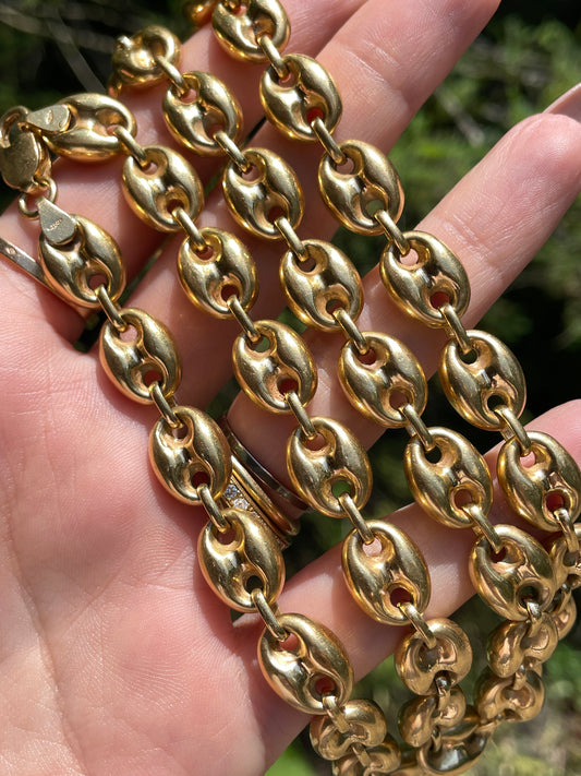 Vintage yellow 18K mariner link chain, 25.5 inch