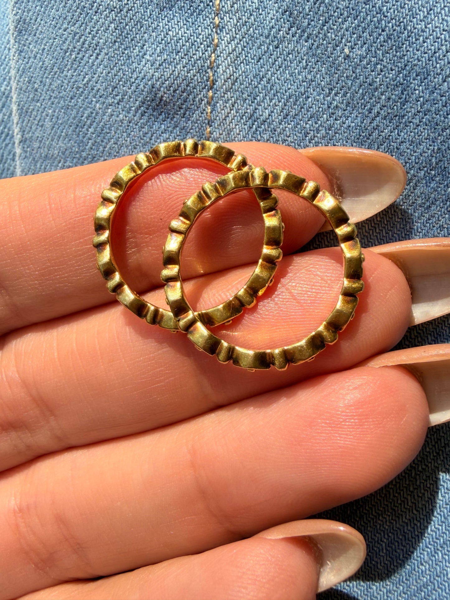 Vintage yellow 18K patterned eternity band pair, 5.75 and 5.75/6