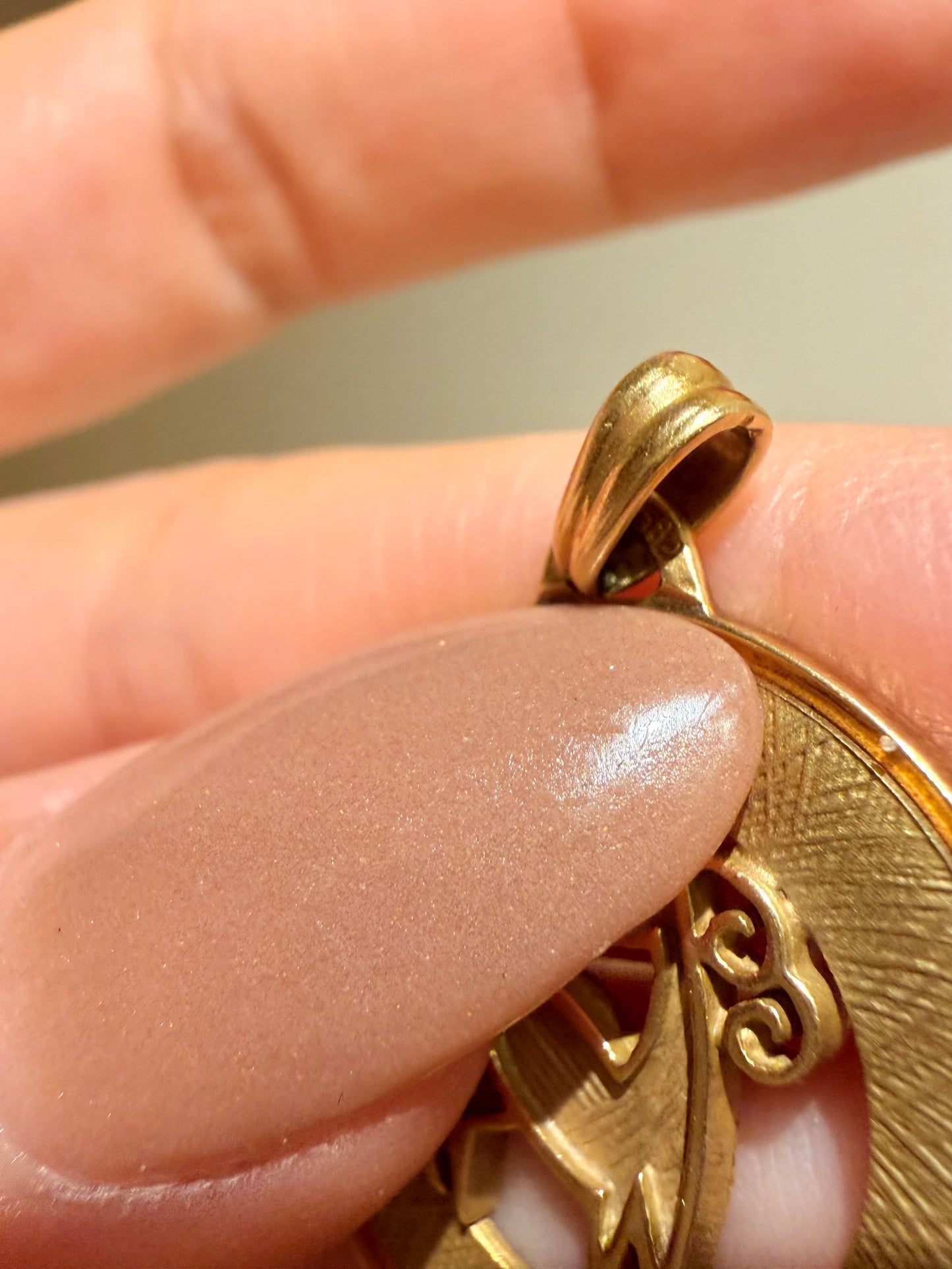 Vintage Yellow 14K gold Aries ram pendant