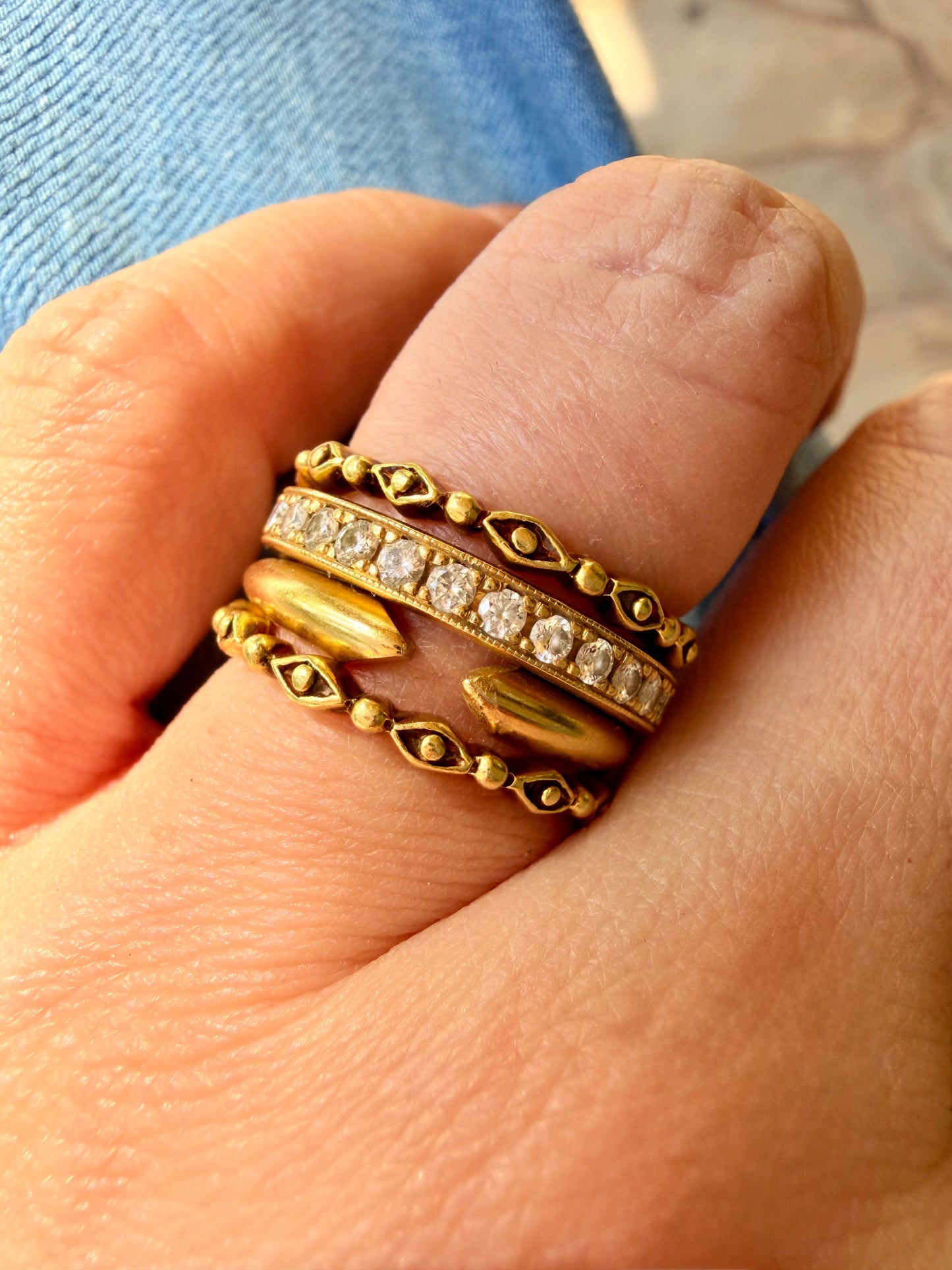 Vintage yellow 18K patterned eternity band pair, 5.75 and 5.75/6