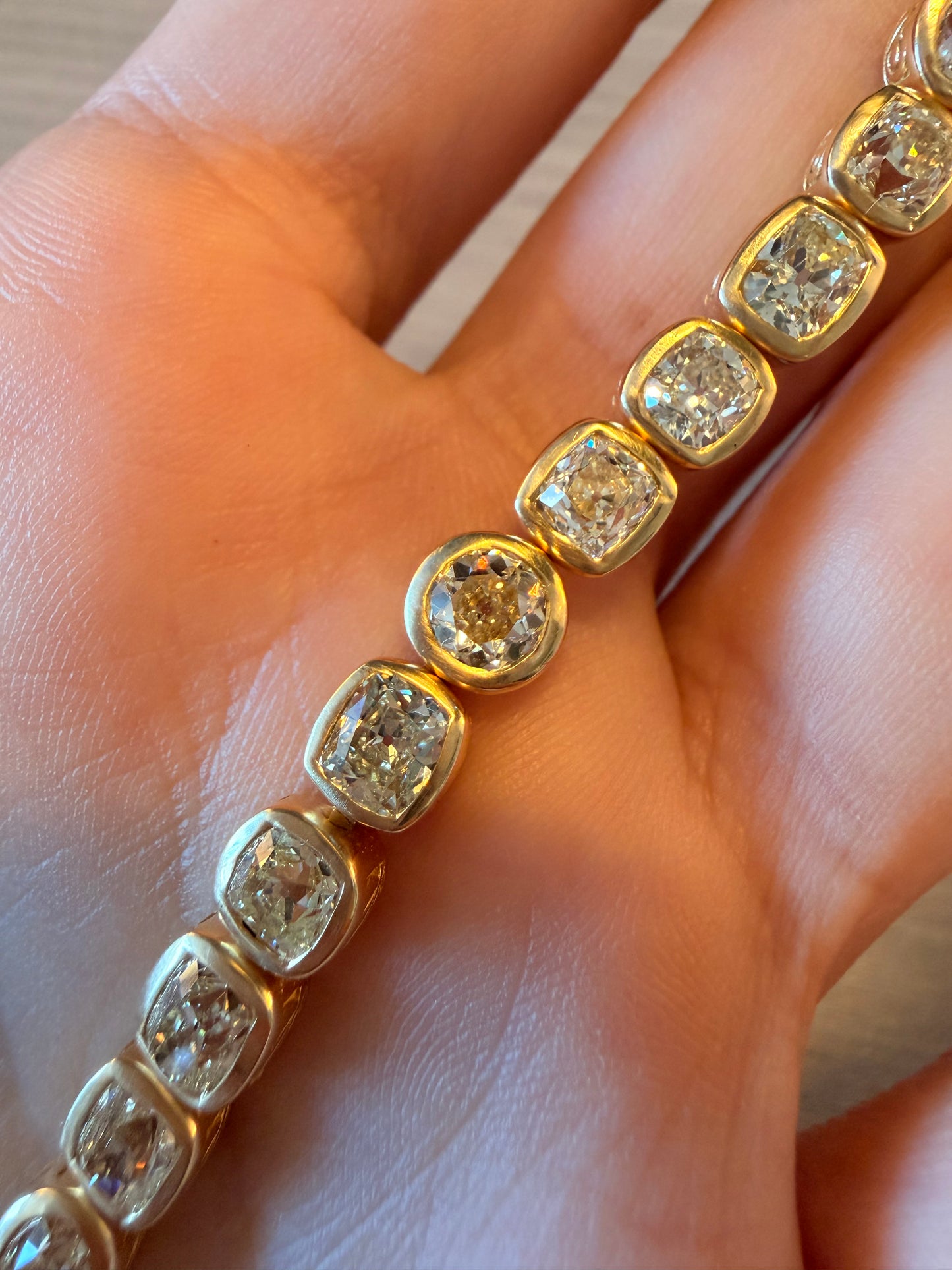 Yellow 14K approx 13.5 ctw light yellow antique diamond bezel set bracelet, 6 and 7/8 inch