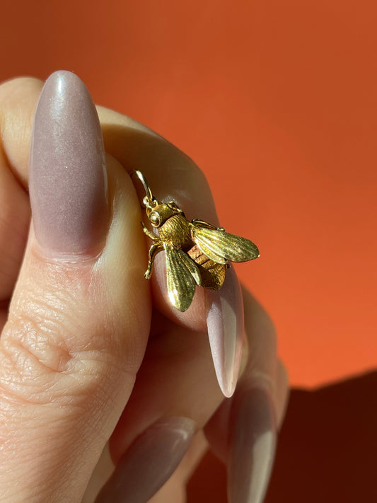 [PRIVATE] Antique Victorian yellow 18K gold 3D fly charm