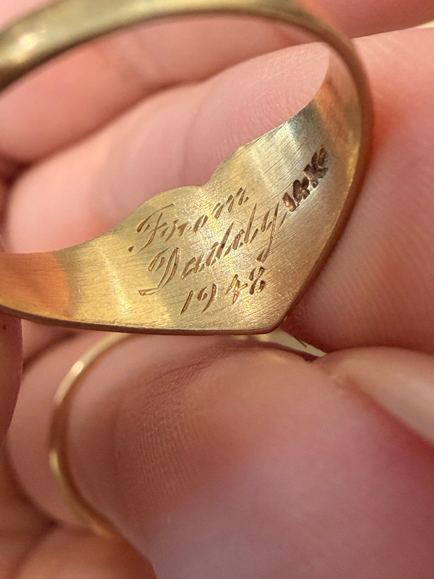 Vintage yellow 14K engraved “LP” heart signet ring, size 4.75