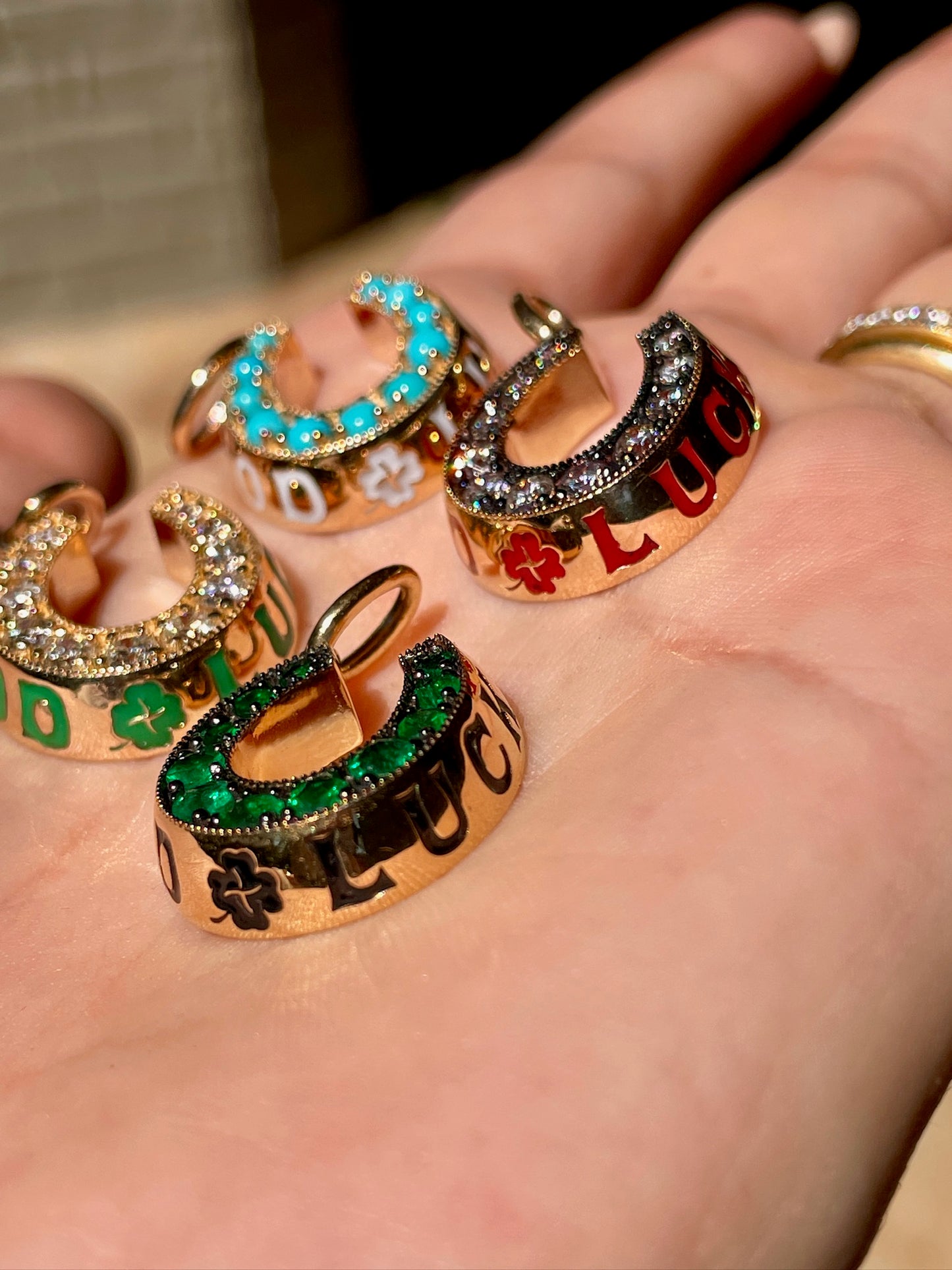 3GOG Original Good Luck Horseshoe Milgrain Pendant