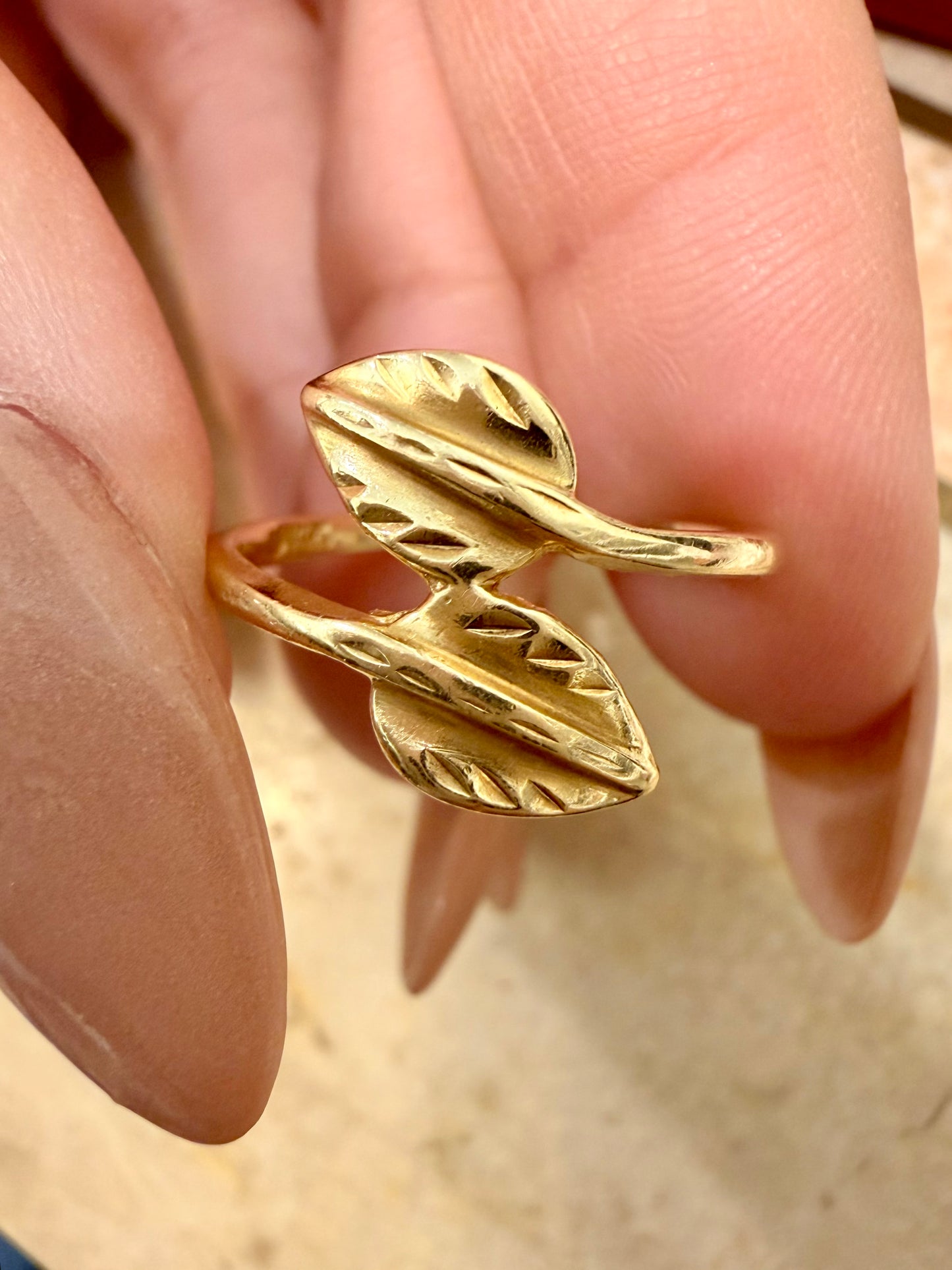 Vintage yellow 14K leaves ring, size 6.25