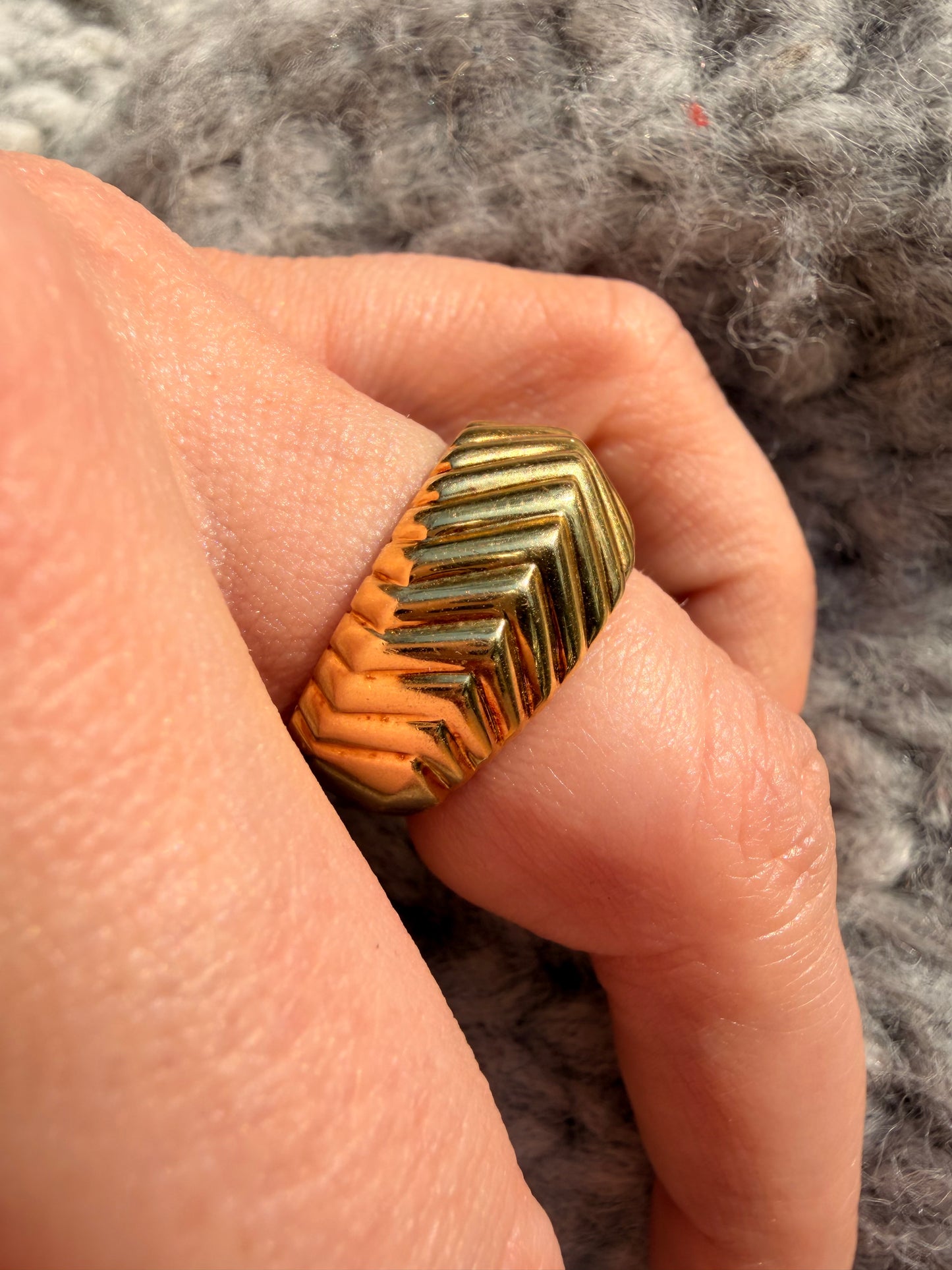 Vintage yellow 18K Tiffany & Co 18K chevron pattern band circa 1998, size 6