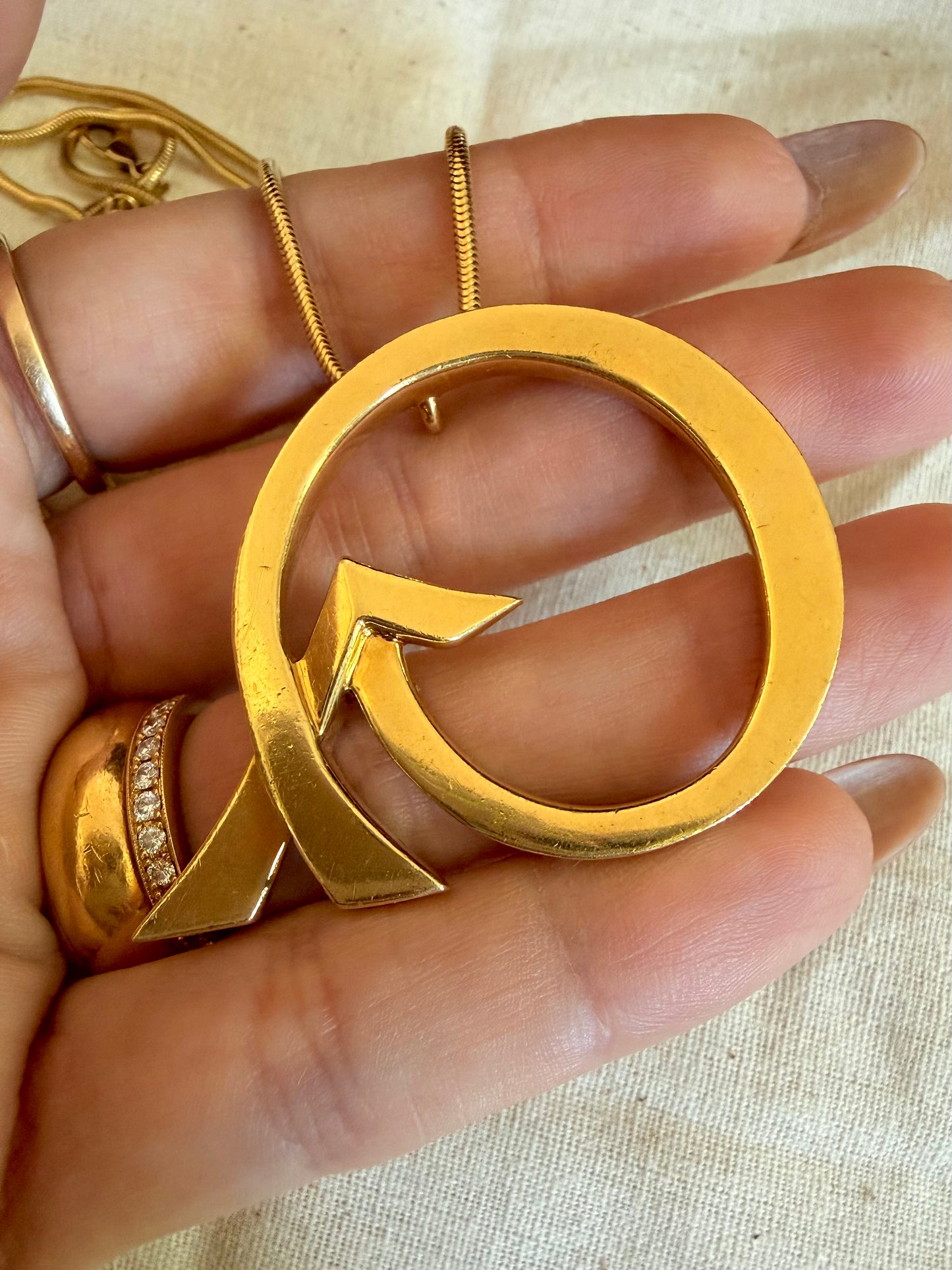 Vintage yellow 18K Paloma Picasso for Tiffany & Co large Arrow pendant on Snake chain, 35 inch long
