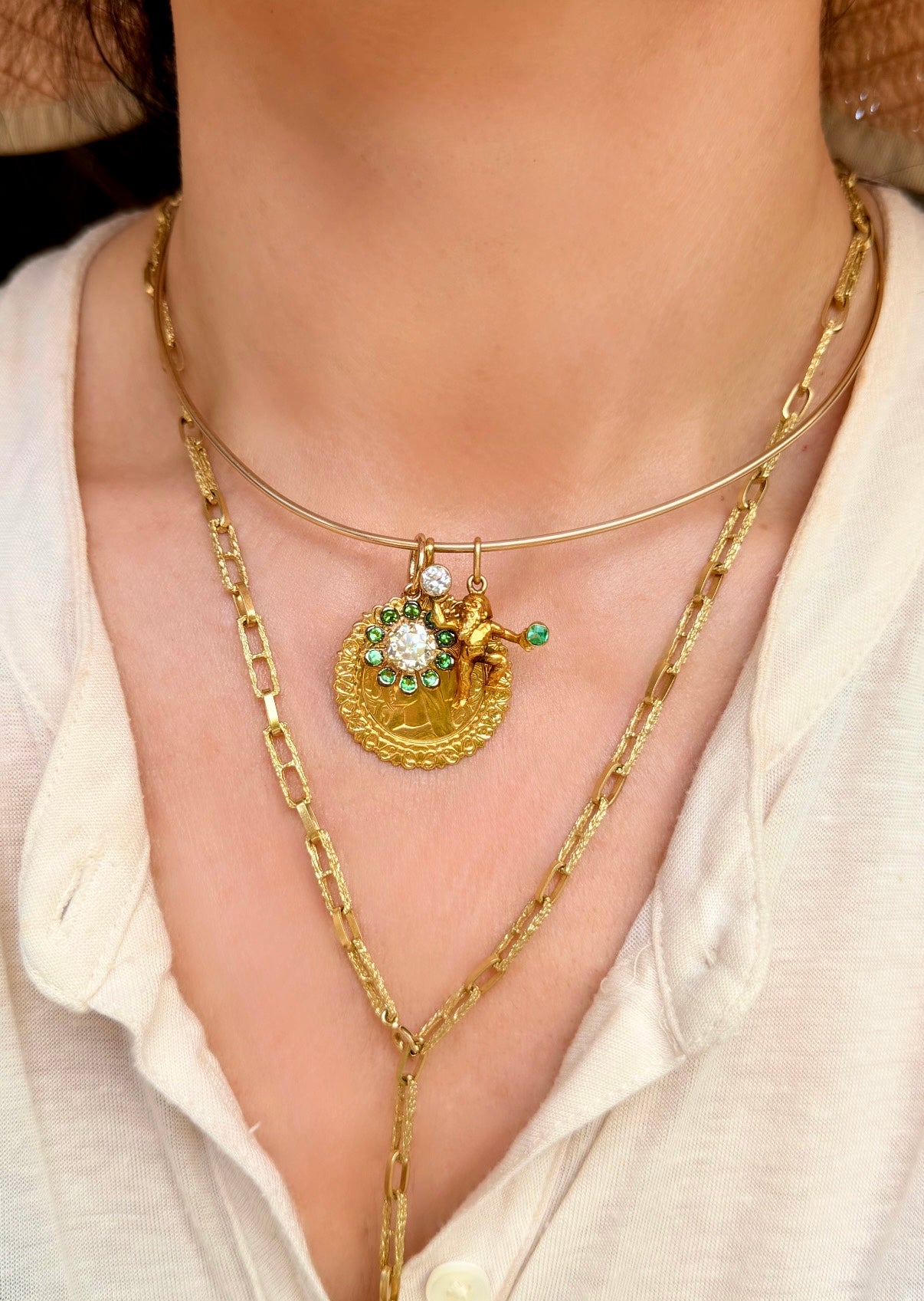 Vintage French 18K gold Mary medallion pendant