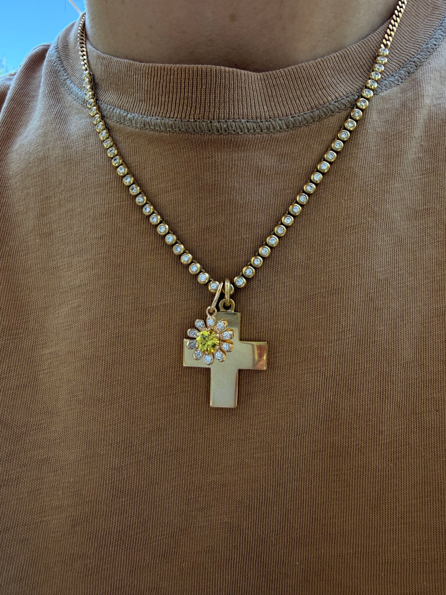 Vintage yellow 18K cross pendant