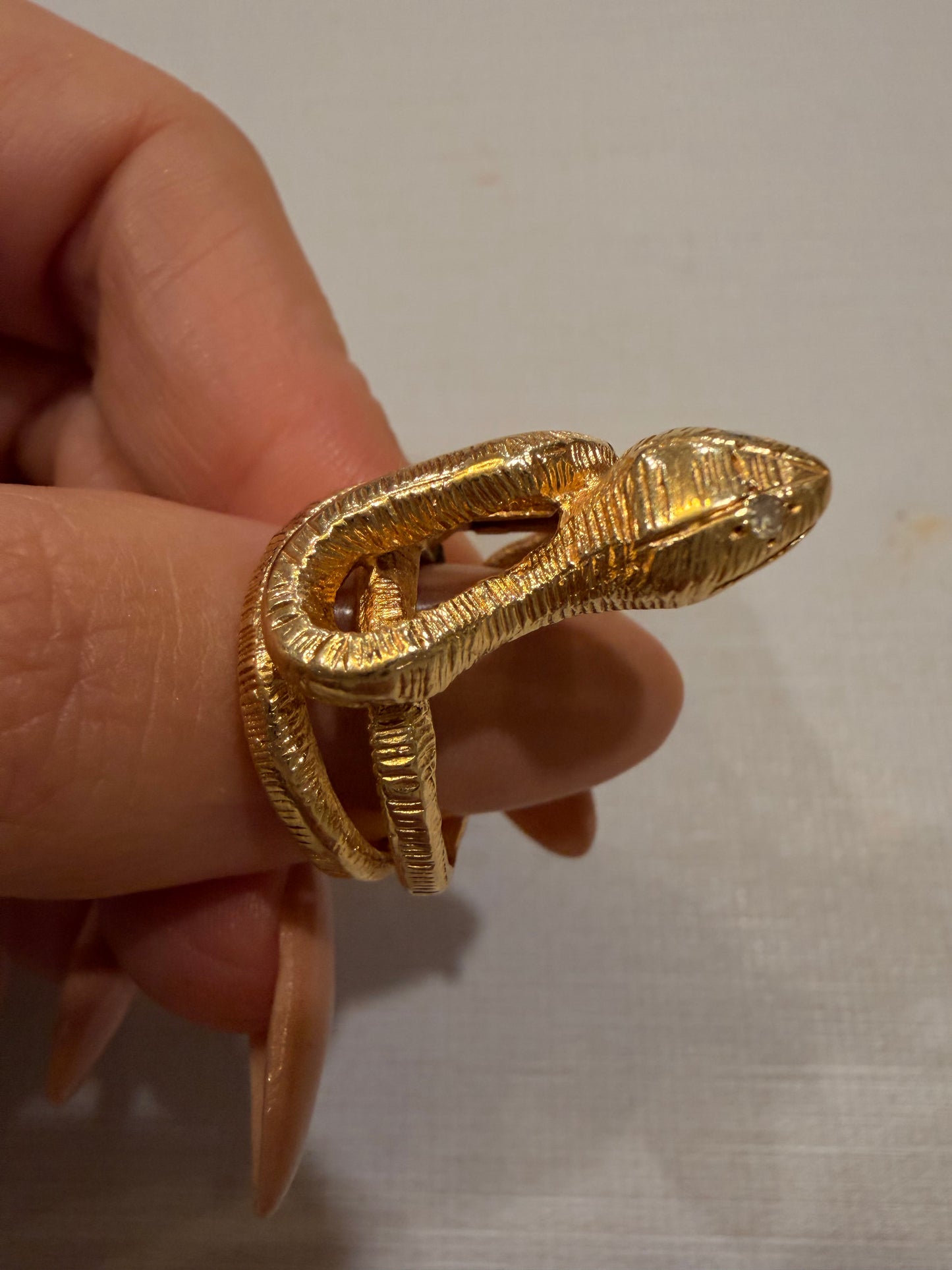 Vintage yellow 14K textured coiled snake ring with diamond eyes, size 4.25